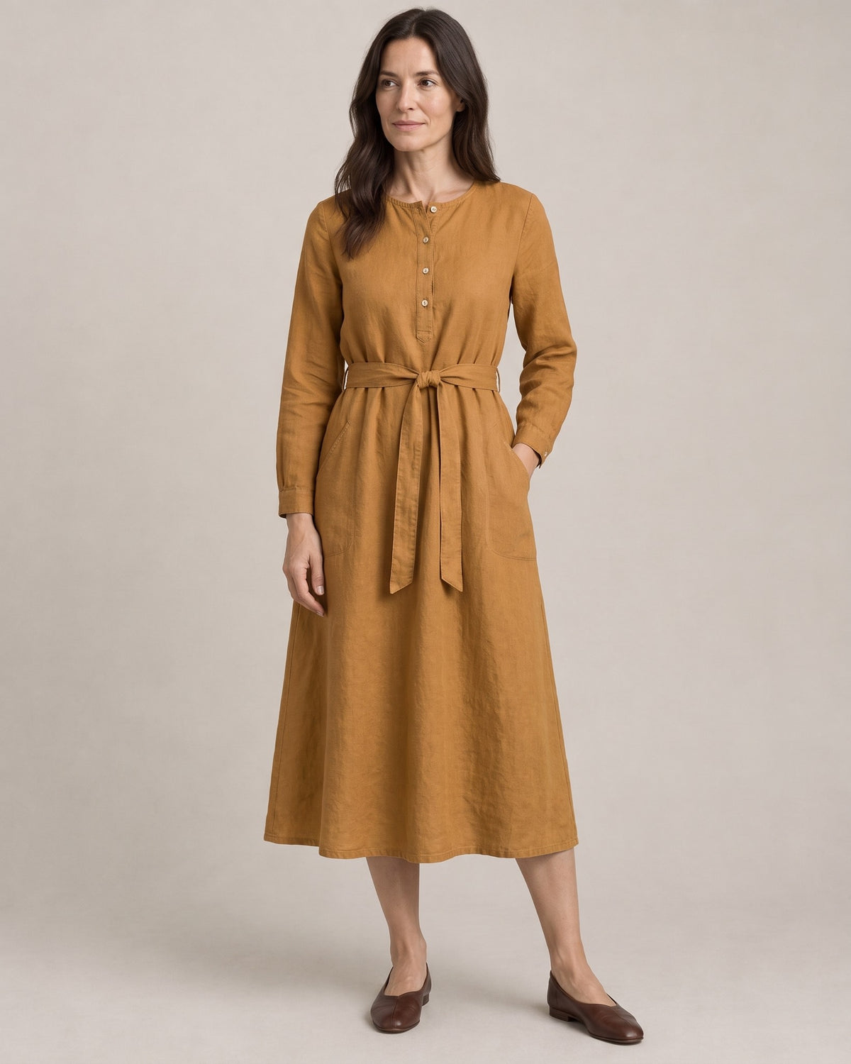 AUTUMN – ochros lininė suknelė, priekis #Color_Ochre