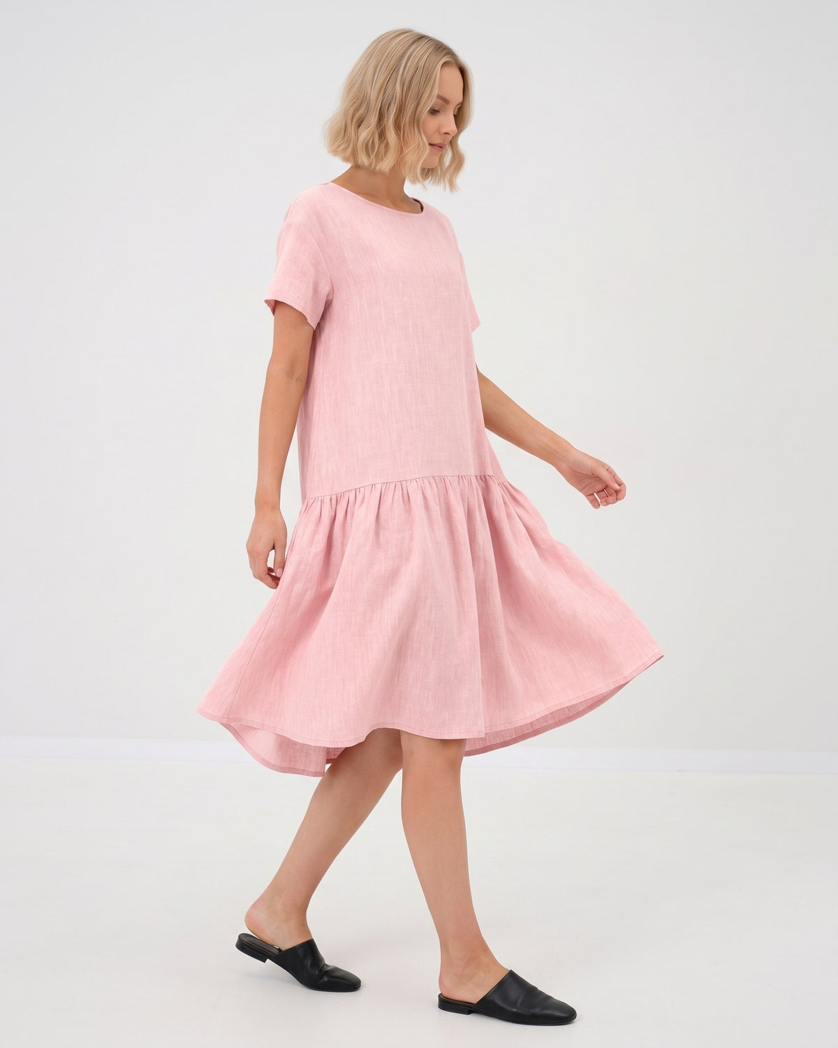 LeMuse BLOSSOM linen dress in rose – side, skirt in motion #Color_Rose