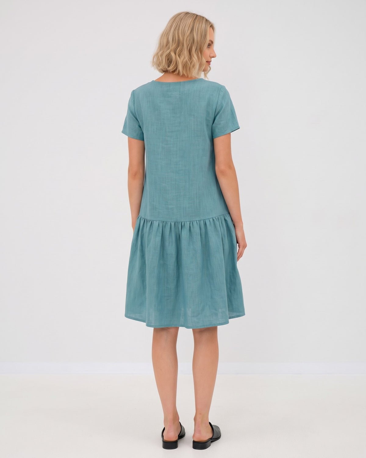 LeMuse BLOSSOM linen dress in teal – studio back #Color_Teal