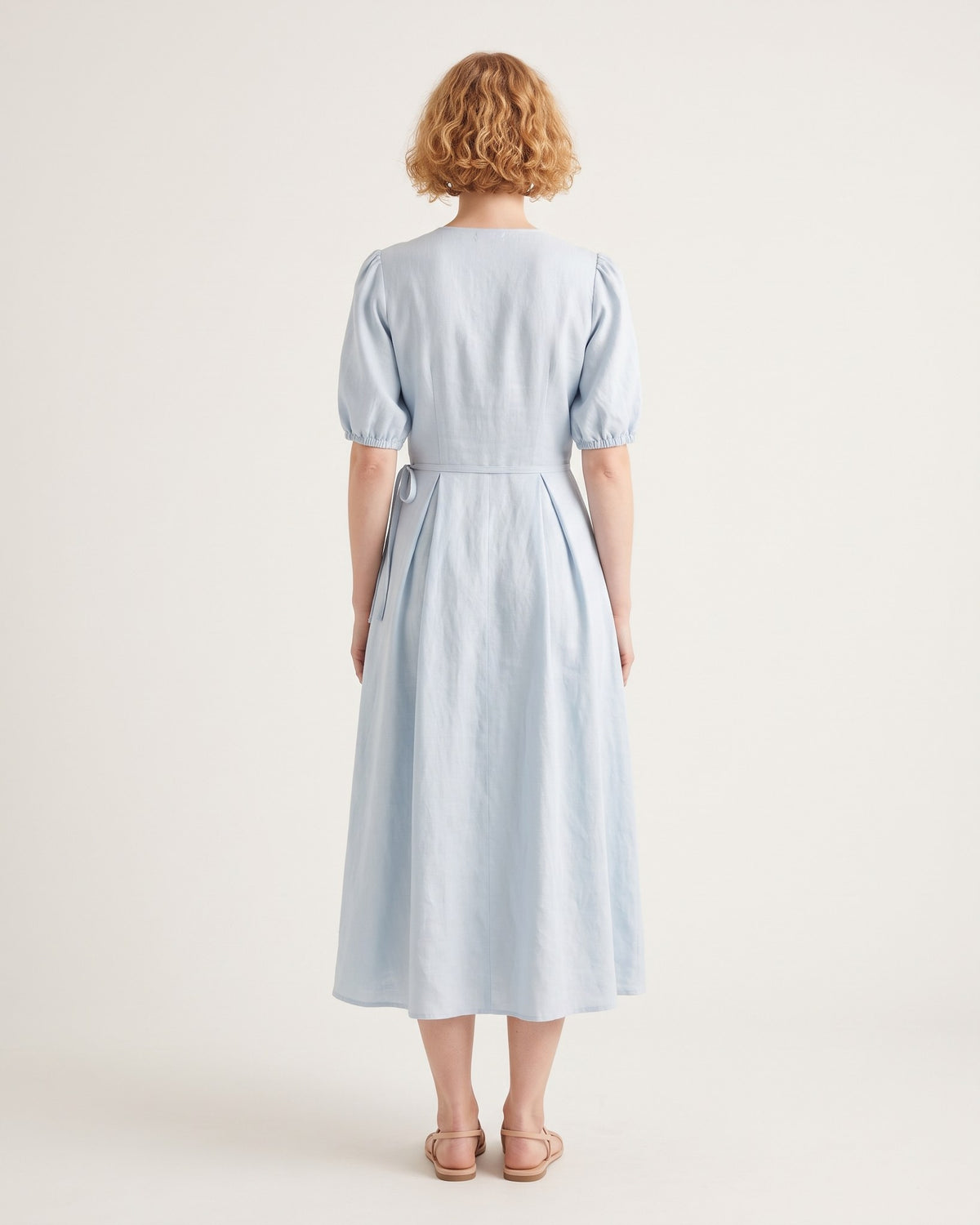 BONNIE – Linen Blend Puff Sleeve Tie-Waist Midi Dress – Light blue suknelė, back view, full length in studio #Color_Light blue