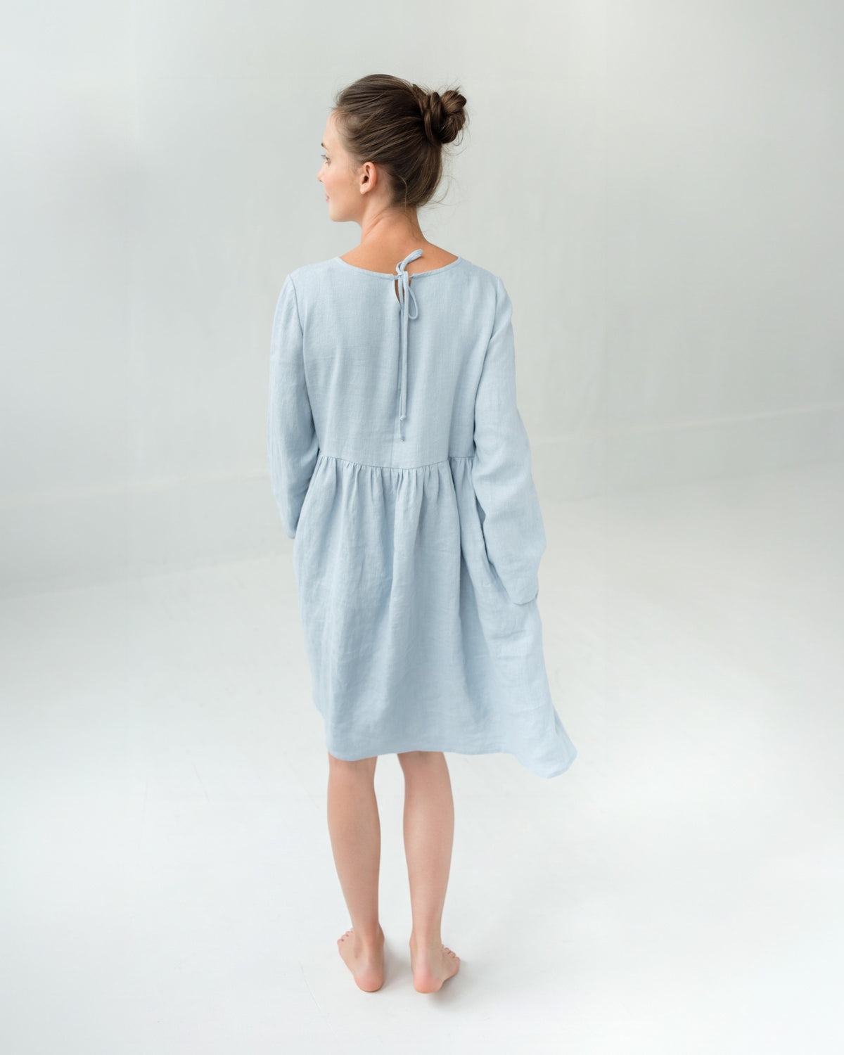 CANDY – Linen Blend Long Sleeve Gathered Dress – Light blue suknelė, nugara su kaspinu #Color_Light blue