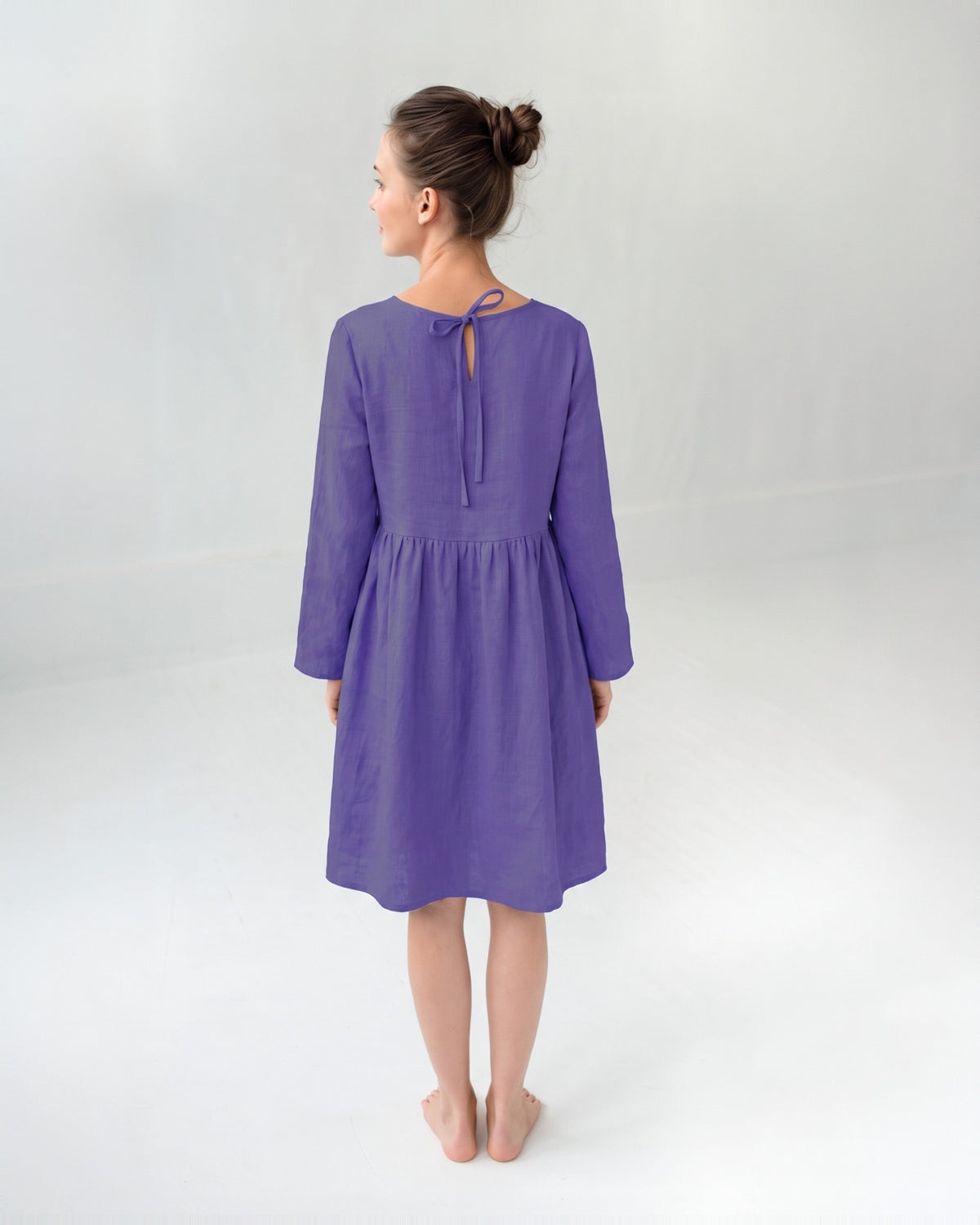 CANDY – Linen Blend Long Sleeve Gathered Dress – Purple suknelė, nugara su kaspinu #Color_Purple