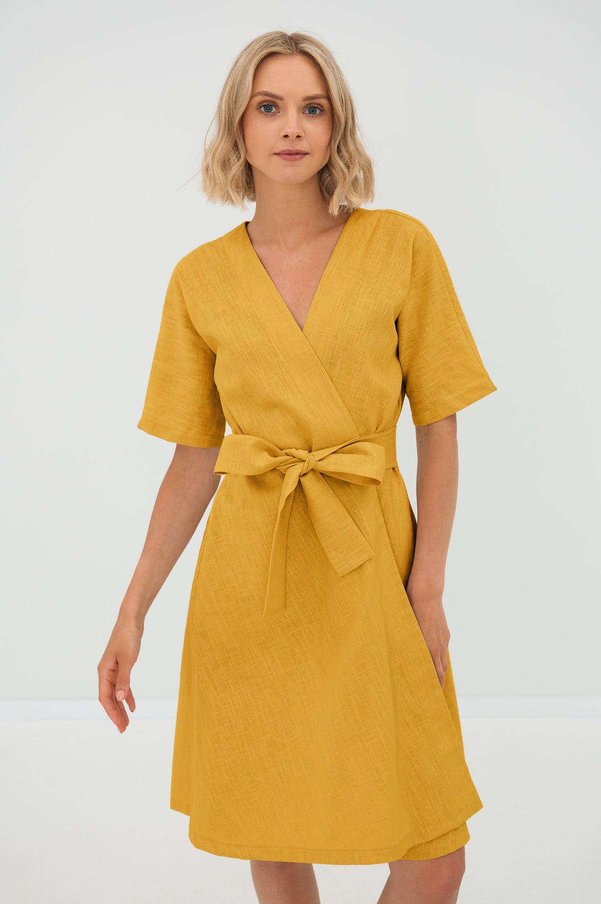 LeMuse CHLOE linen dress in yellow – studio 3/4 view #Color_Yellow