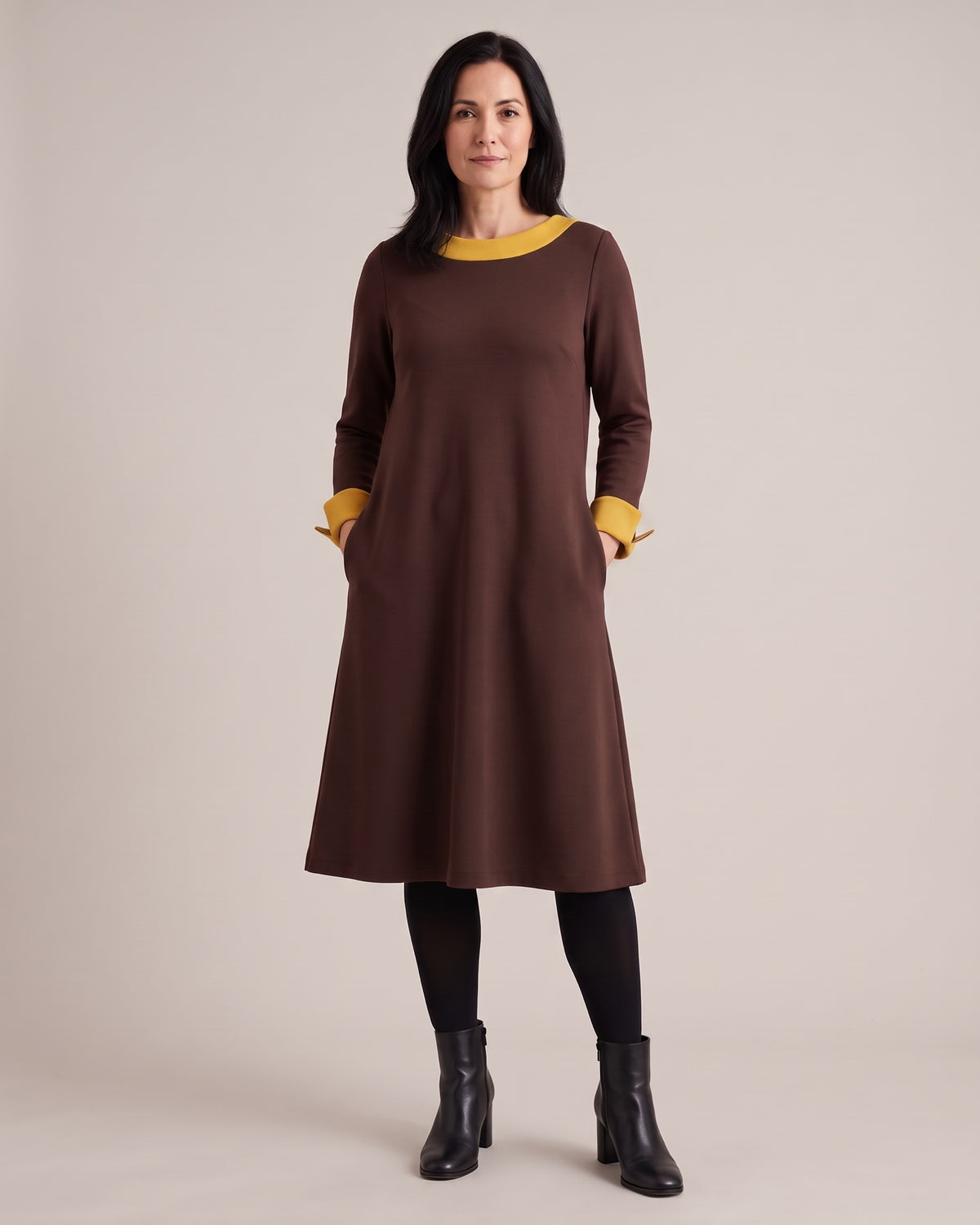 DUO — dvipusė Punto Milano suknelė – ruda suknelė, priekis #Color_Brown / Yellow