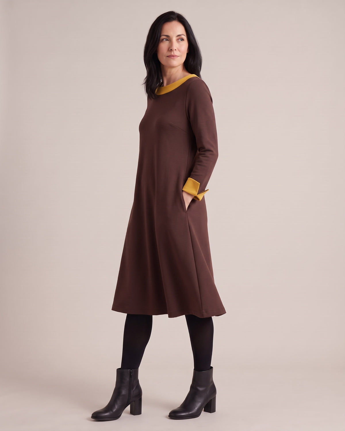 DUO — dvipusė Punto Milano suknelė – ruda suknelė, šonas #Color_Brown / Yellow