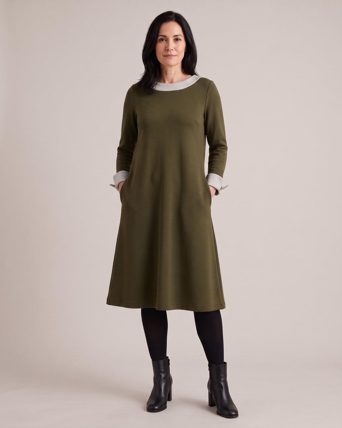 DUO — dvipusė Punto Milano suknelė – žalia suknelė, priekis #Color_Green / Light gray