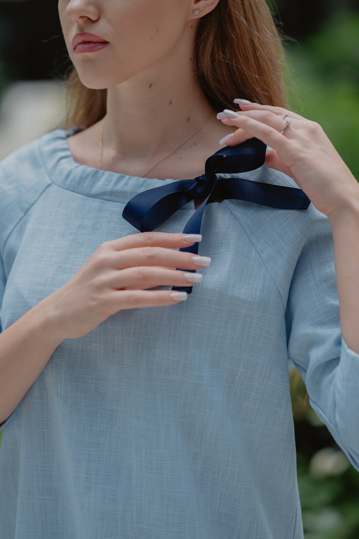 LeMuse FRENCH linen dress in light blue – ribbon bow neckline detail #Color_Light blue