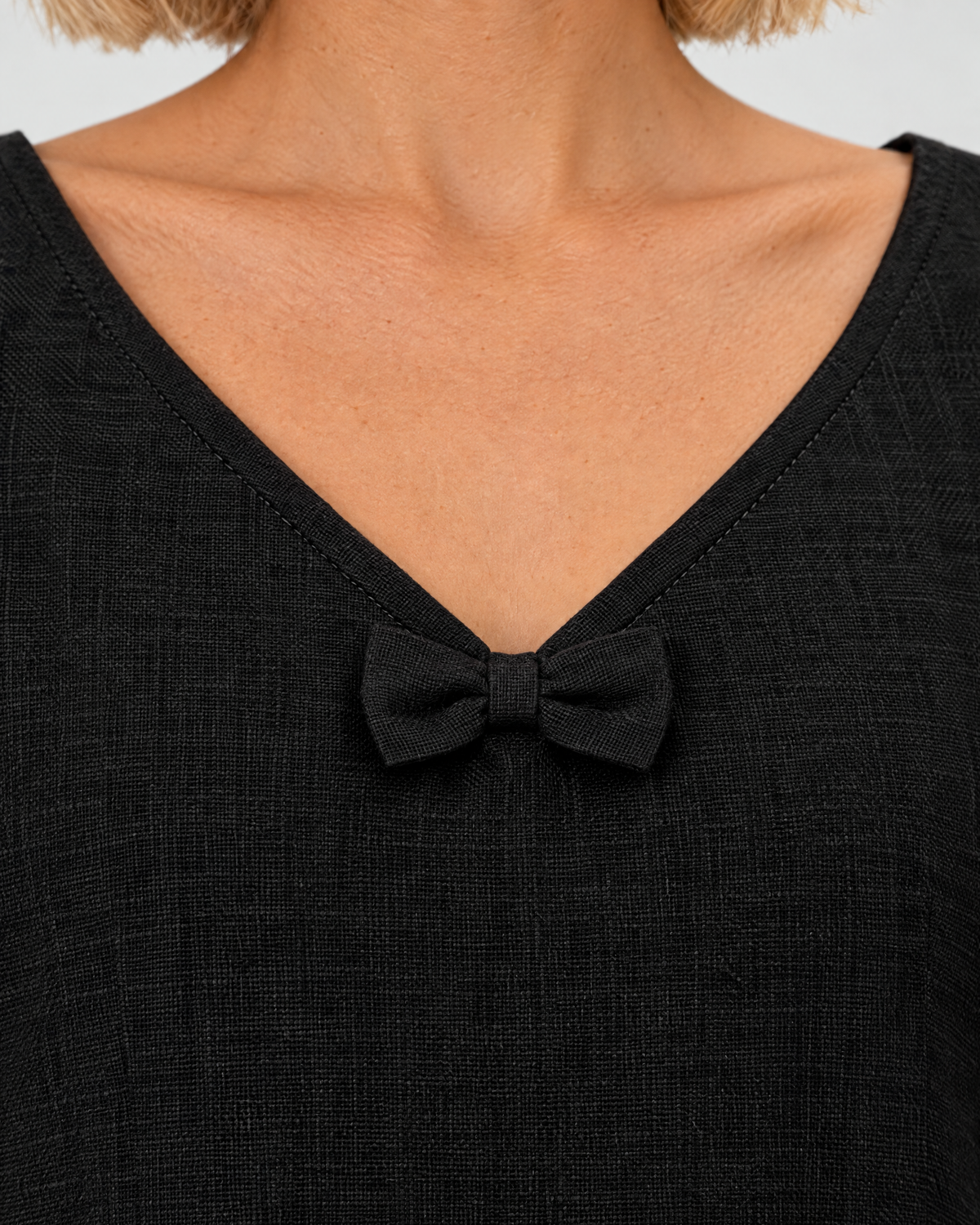 SUN – Linen Blend V-Neck Bow Dress – Black dress, bow neckline detail, studio #Color_Black