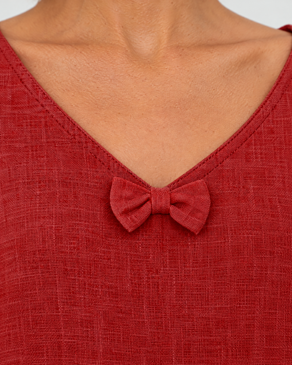 SUN – Linen Blend V-Neck Bow Dress – Red dress, bow neckline detail, studio #Color_Red