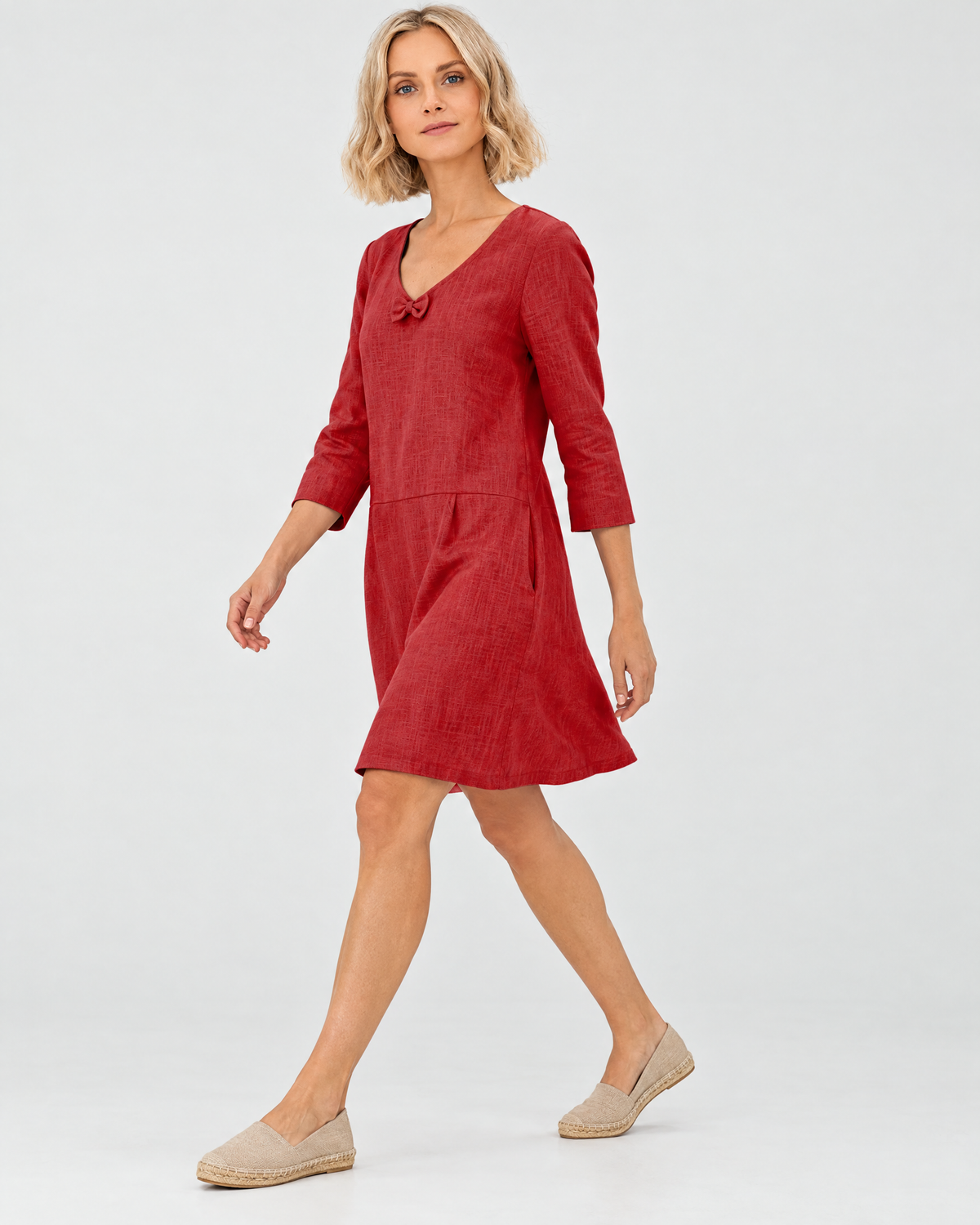 SUN – Linen Blend V-Neck Bow Dress – Red dress, side view in motion, studio #Color_Red