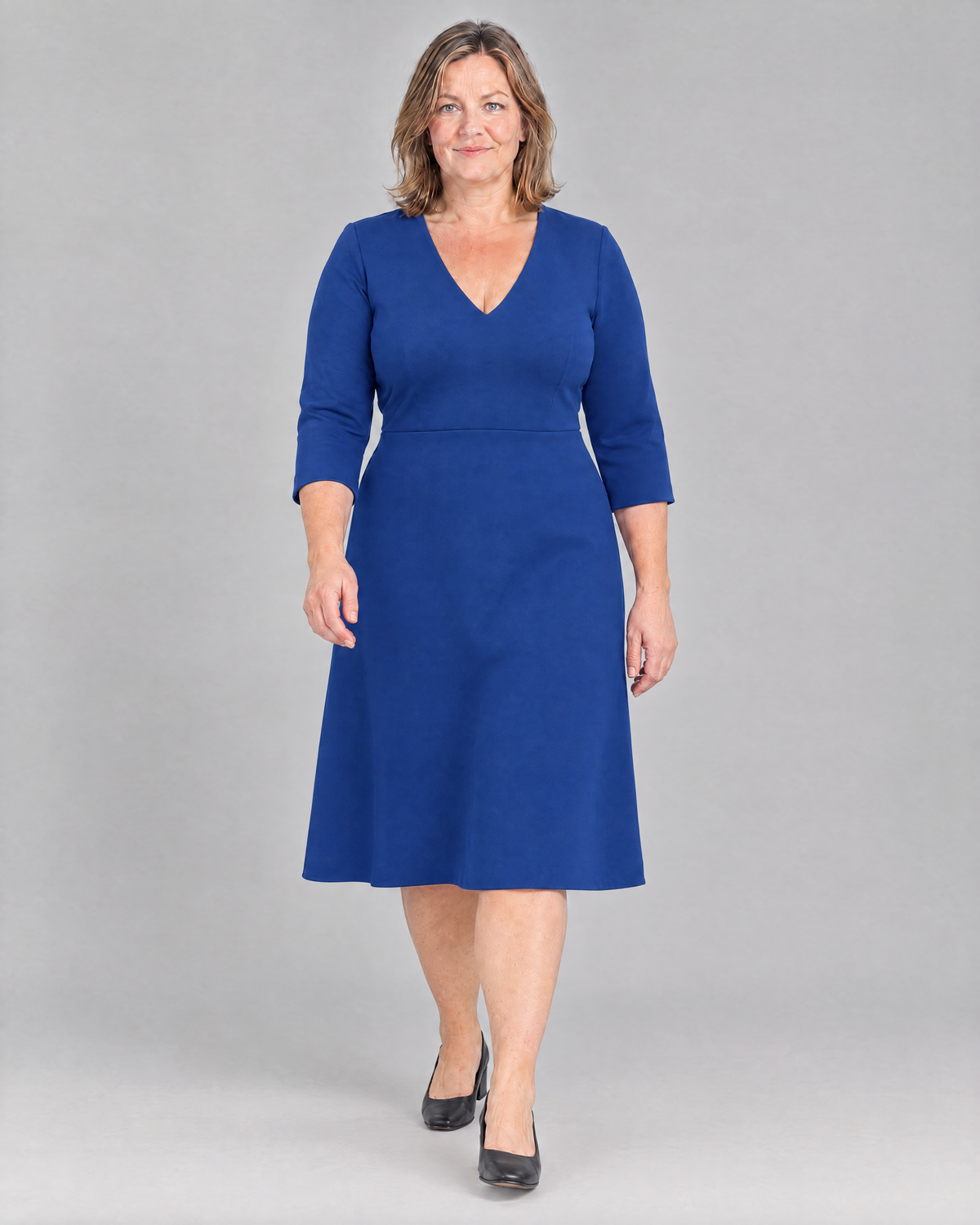 STORY CURVE Punto – cobalt blue A-line dress in motion