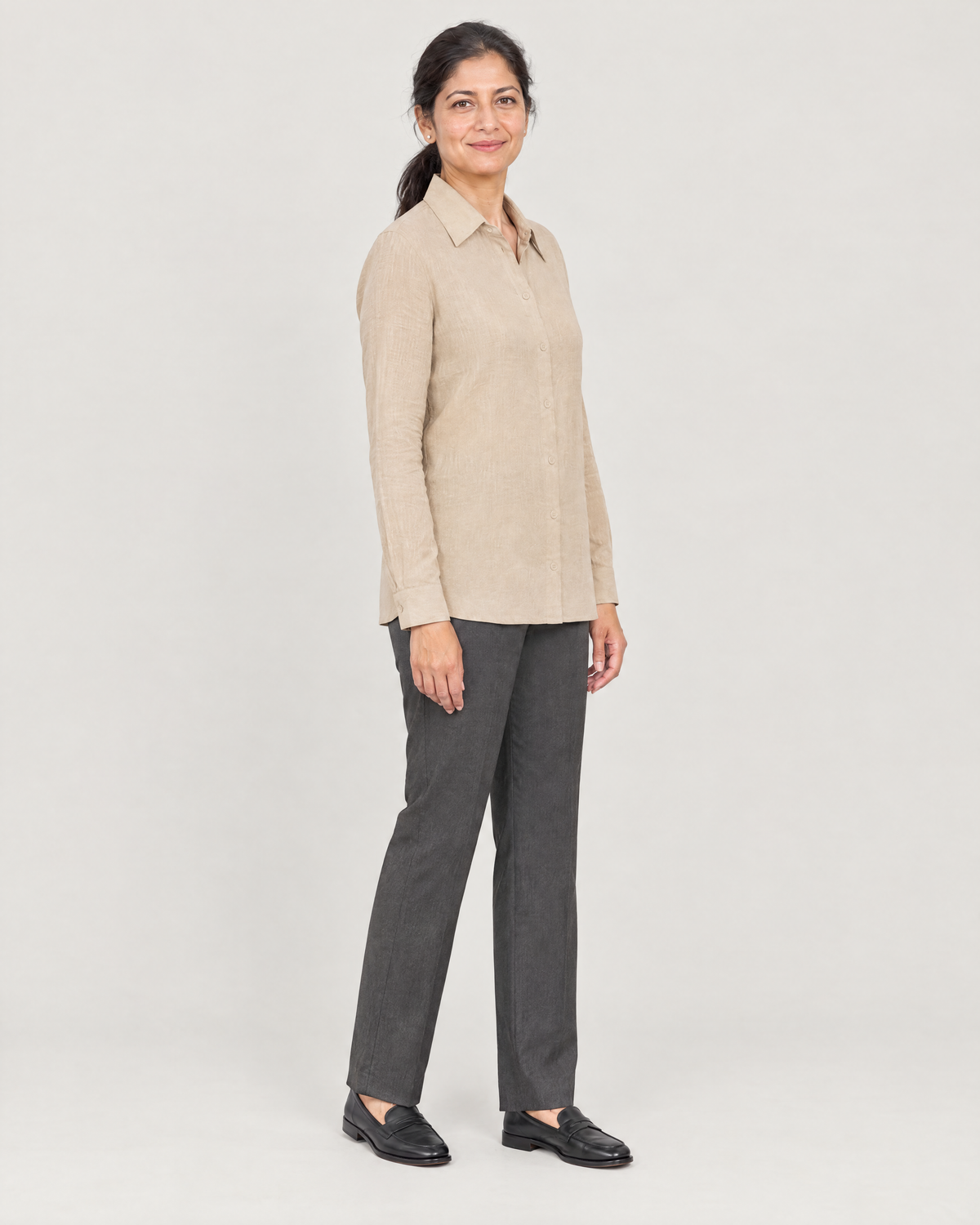 SOFT SHIRT beige linen shirt, three-quarter view