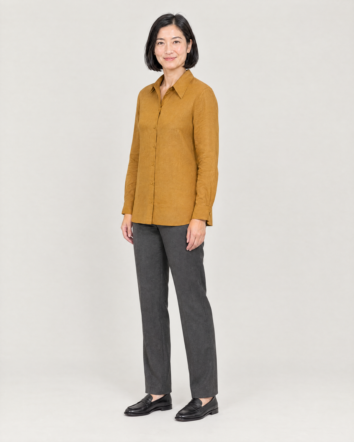 SOFT SHIRT ochre linen shirt, three-quarter view
