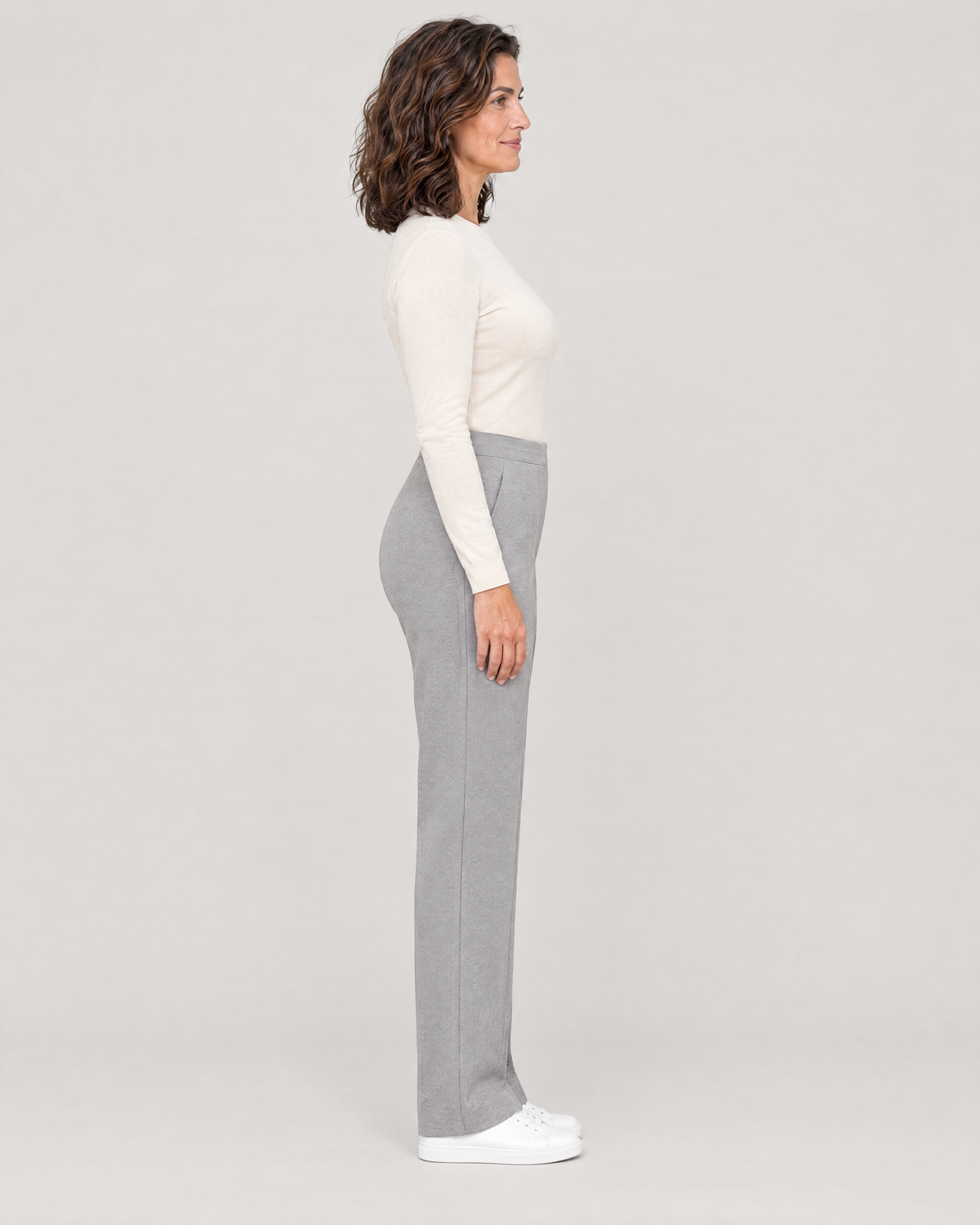 GRAPHITE CURVE FIT light grey trousers, side view: the waistband sits close at the back and the leg falls straight