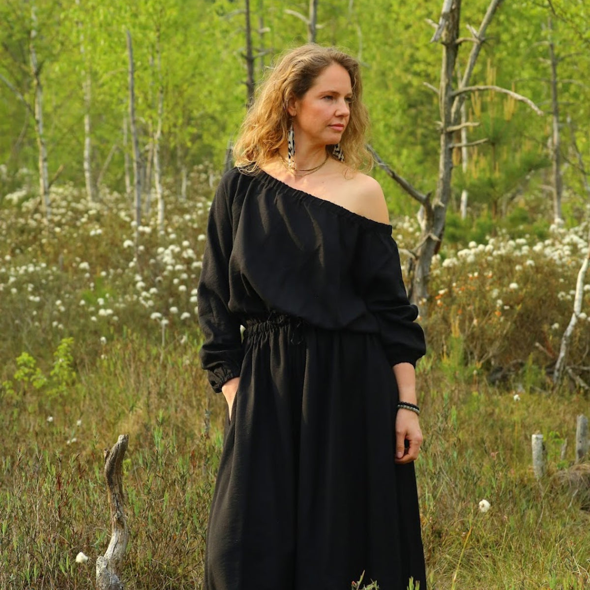 JULEJA — Maxikleid mit Raffungen und schulterfreiem Ausschnitt