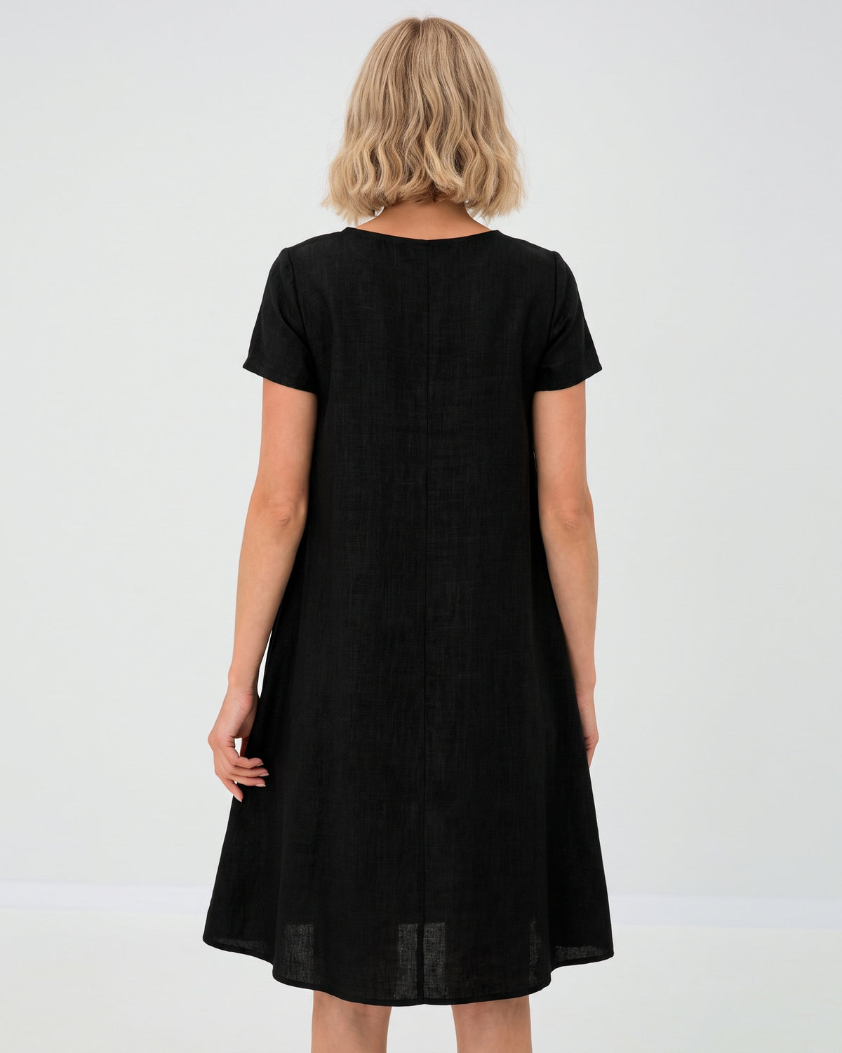 LeMuse SUMMER KISS linen dress in black – studio back view #Color_Black