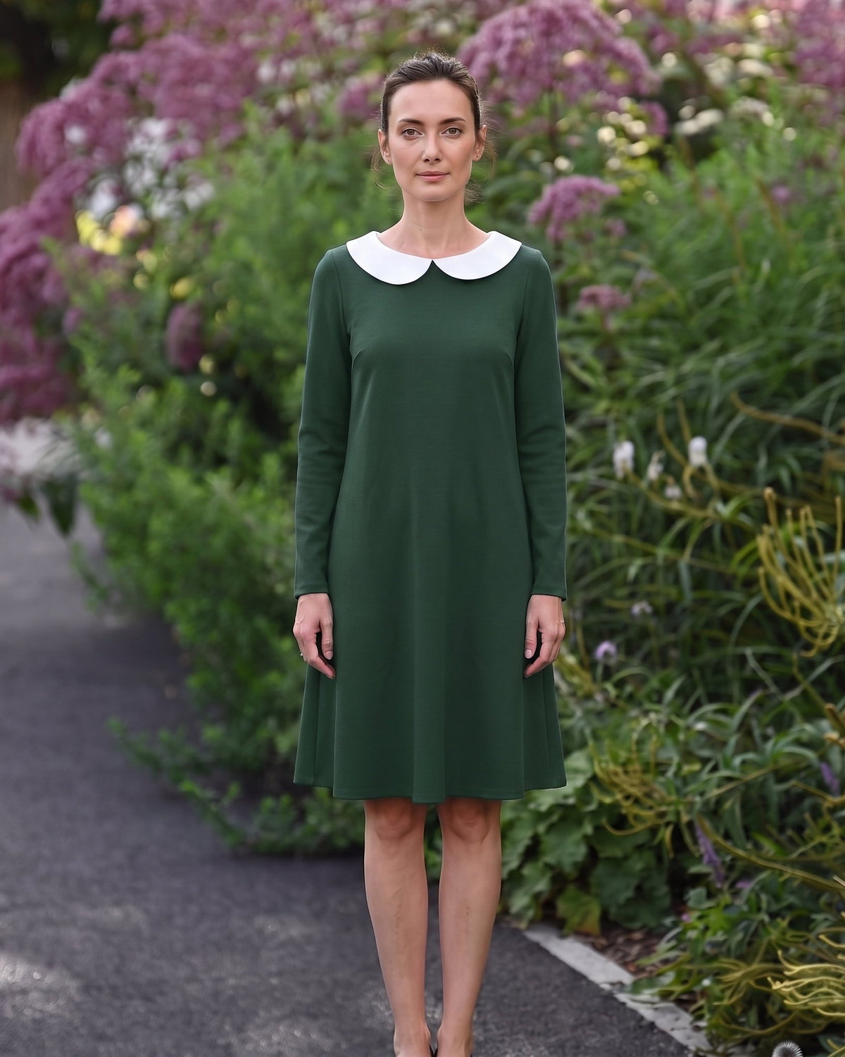 LOVER – Itališko punto Milano suknelė tamsiai žalios spalvos, lifestyle sode #Color_Green