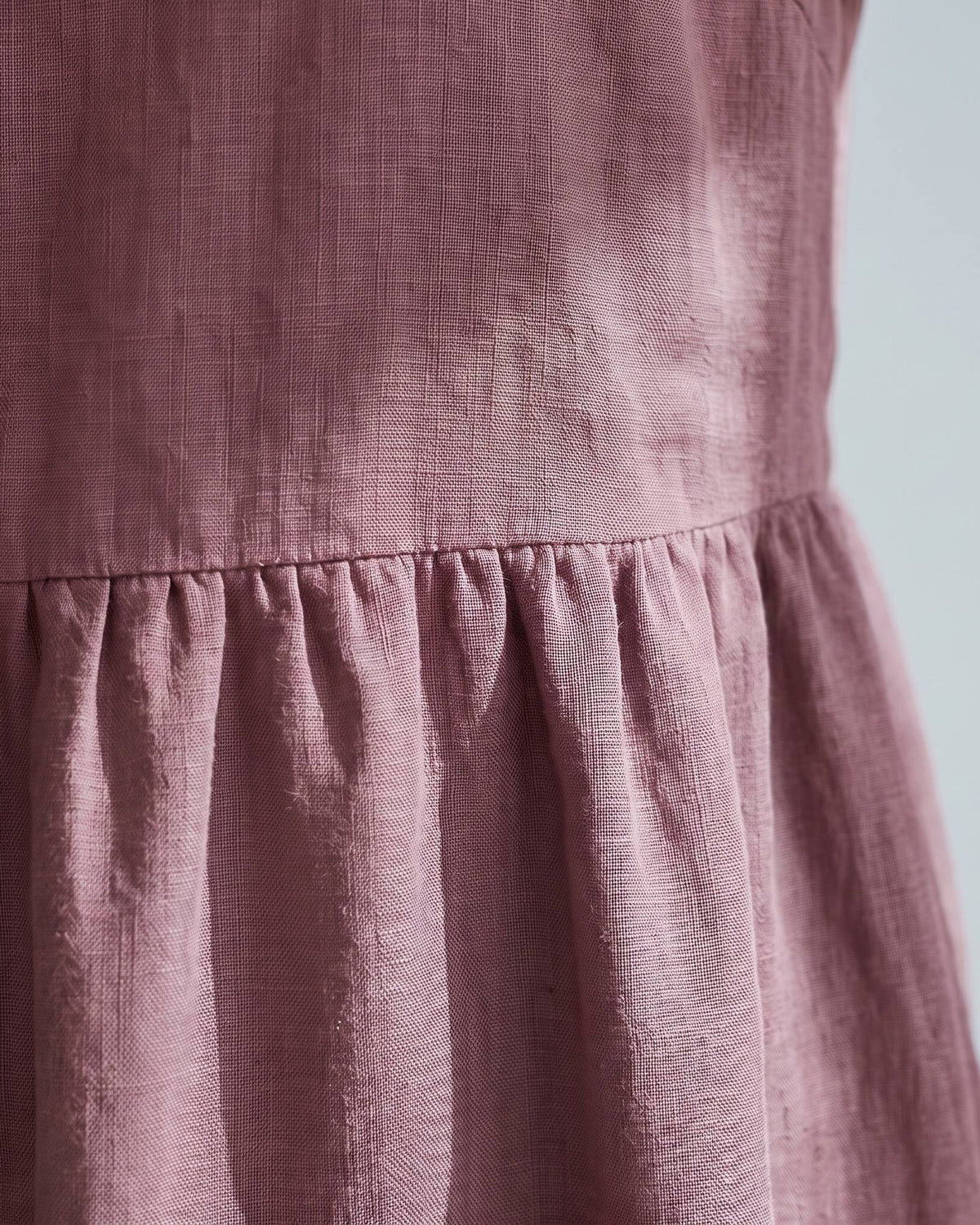 Linneklänning i gammelrosa. #Color_Dusty rose
