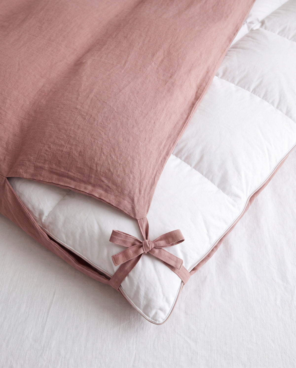 Tie inside the duvet cover corner holds the duvet in place