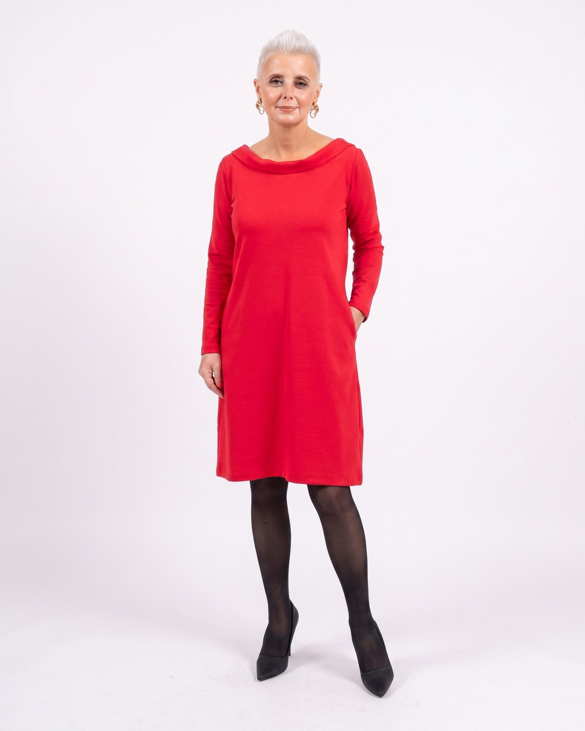 STORY Punto Milano – red dress, front on model, full length, studio #Color_Red