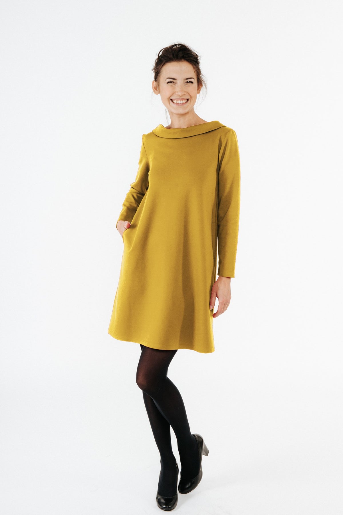 STORY Punto Milano – yellow dress, front on model, full length, studio #Color_Yellow