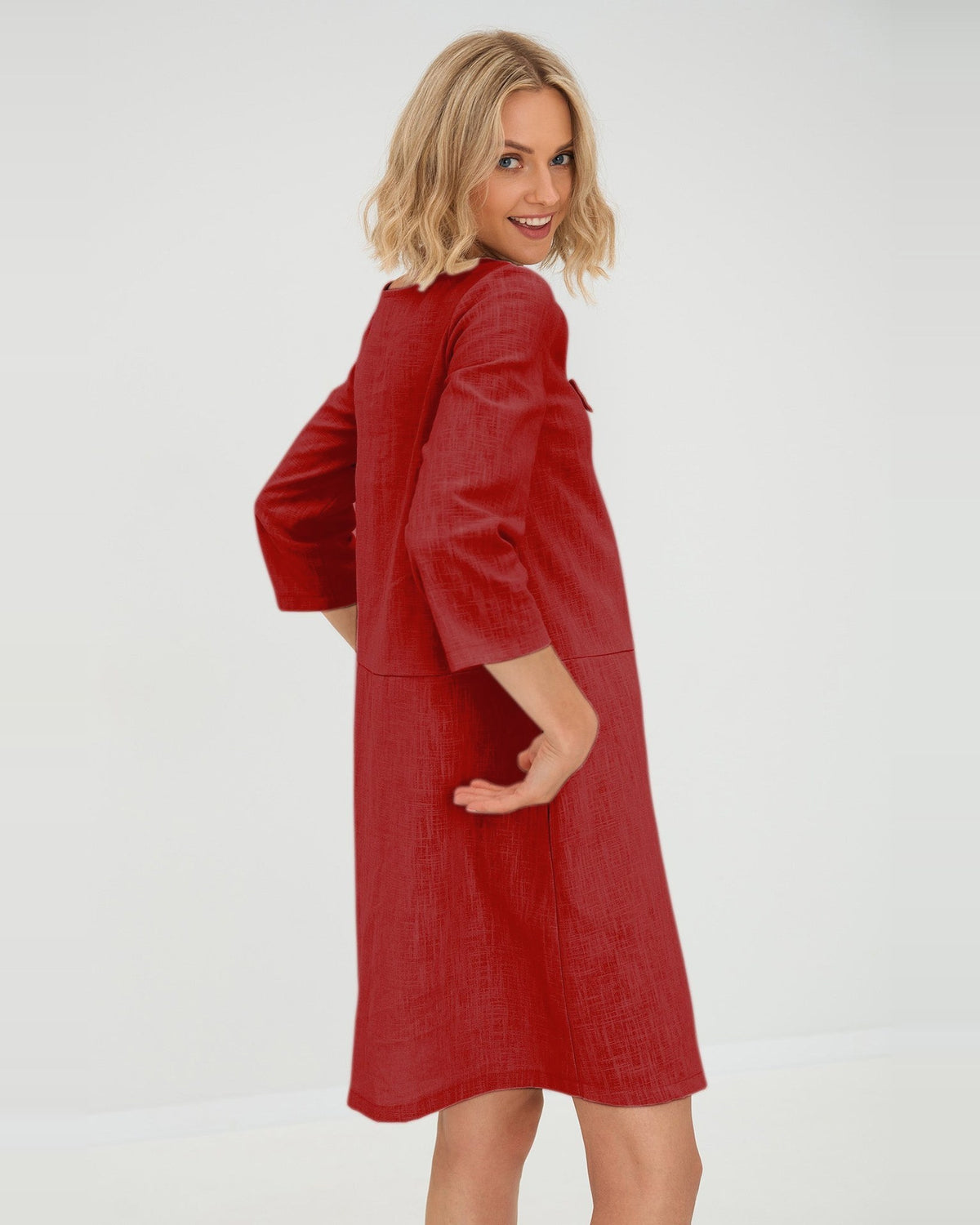 SUN – Linen Blend V-Neck Bow Dress – Red dress, back view over the shoulder, studio #Color_Red