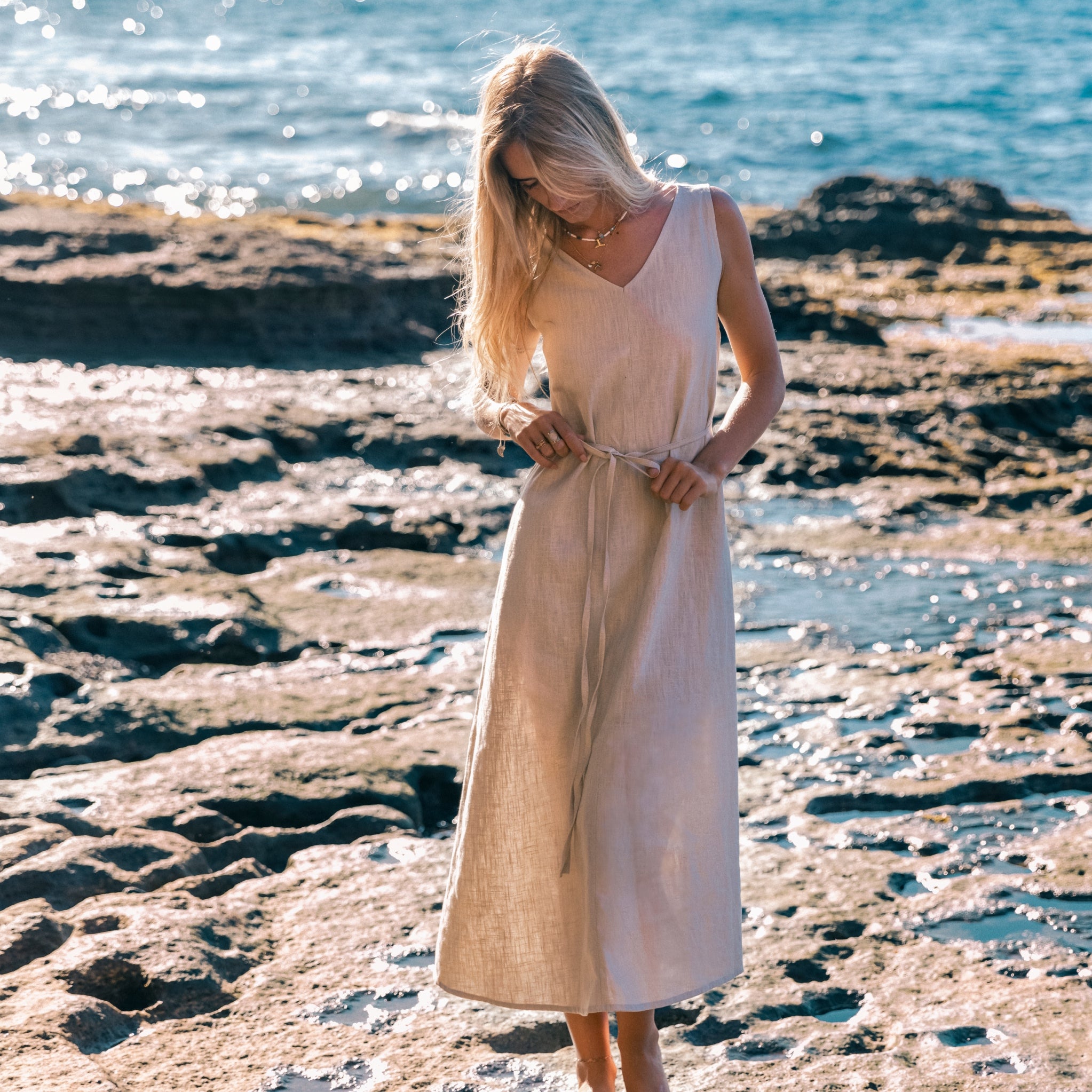 SUNSET — Sleeveless V-Neck Linen Midi Dress