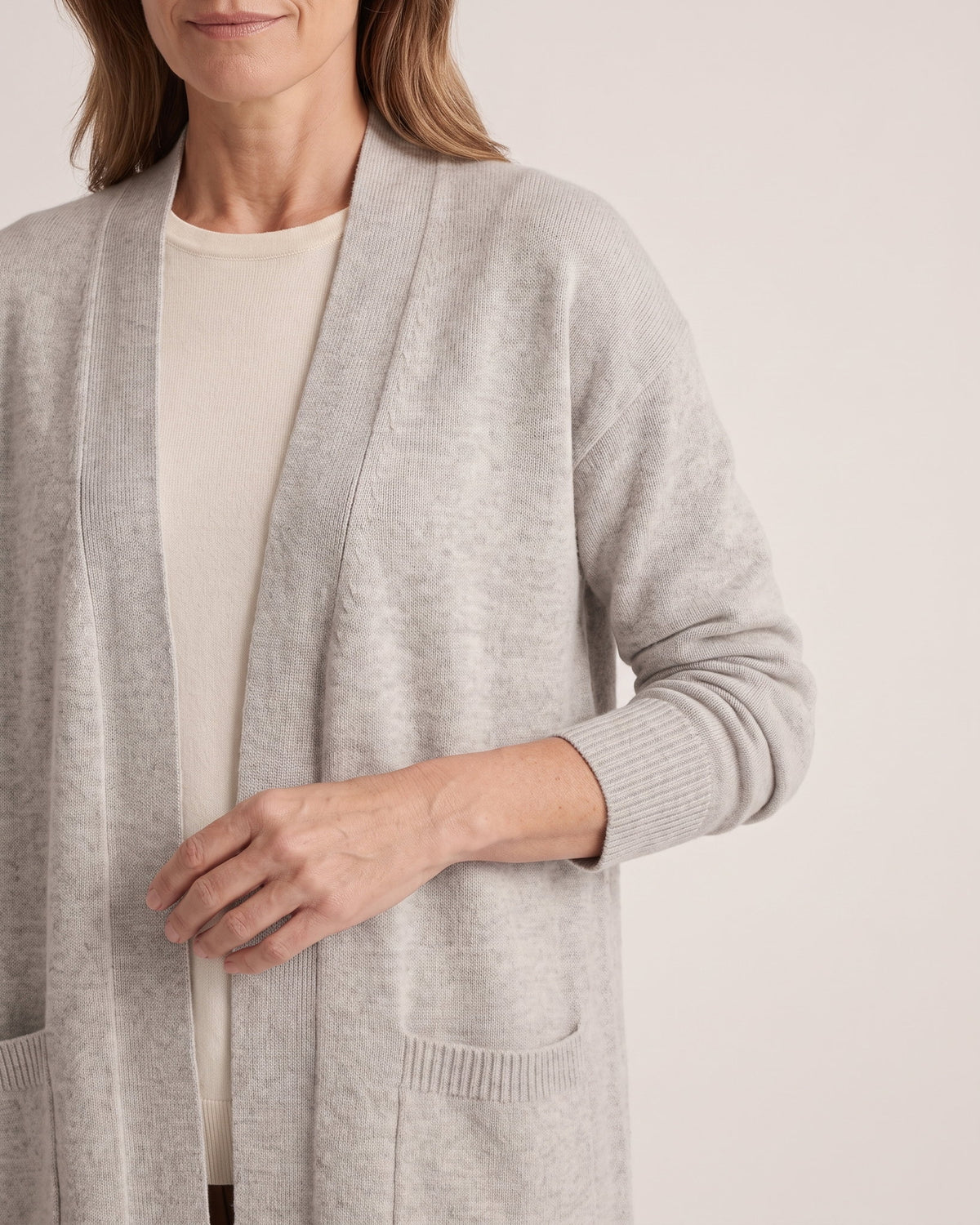 WILLOW – šviesiai pilkas vilnos kardiganas, detalė #Color_Light grey