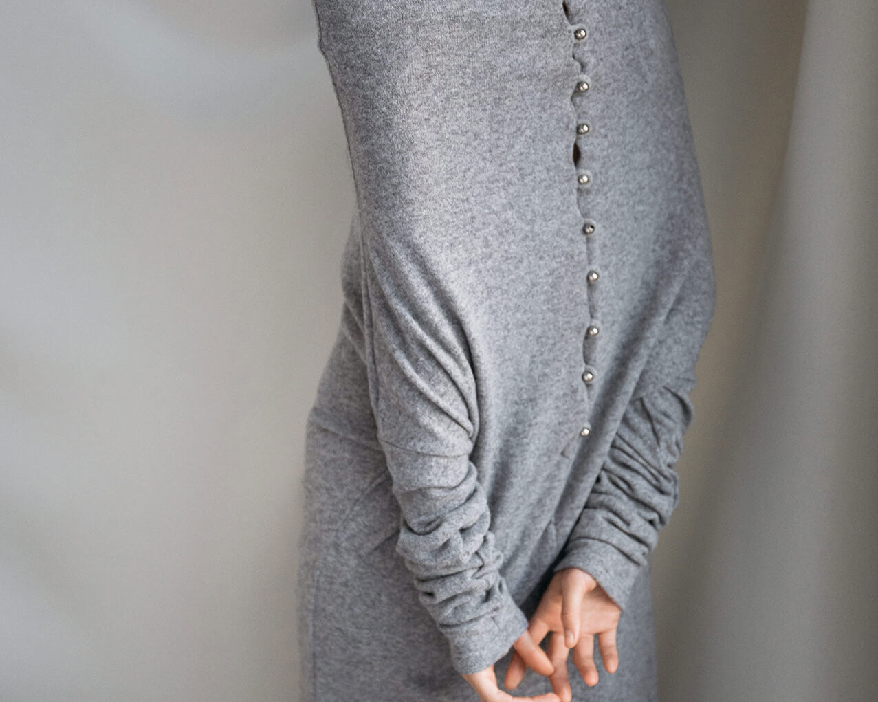 Grey sweater dress in wool METALIC PEARLS