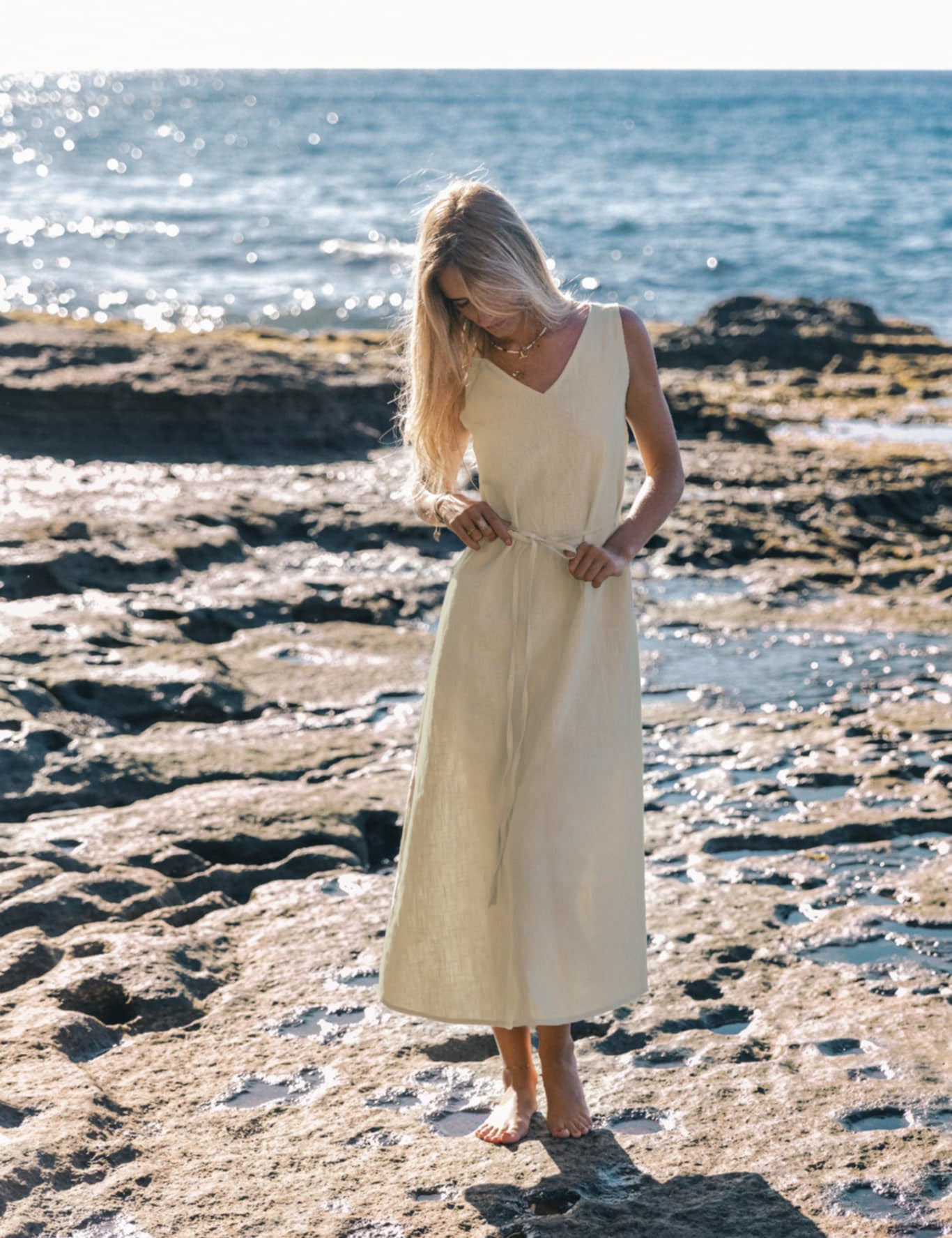 Vestido de lino SUNSET beige de LeMuse