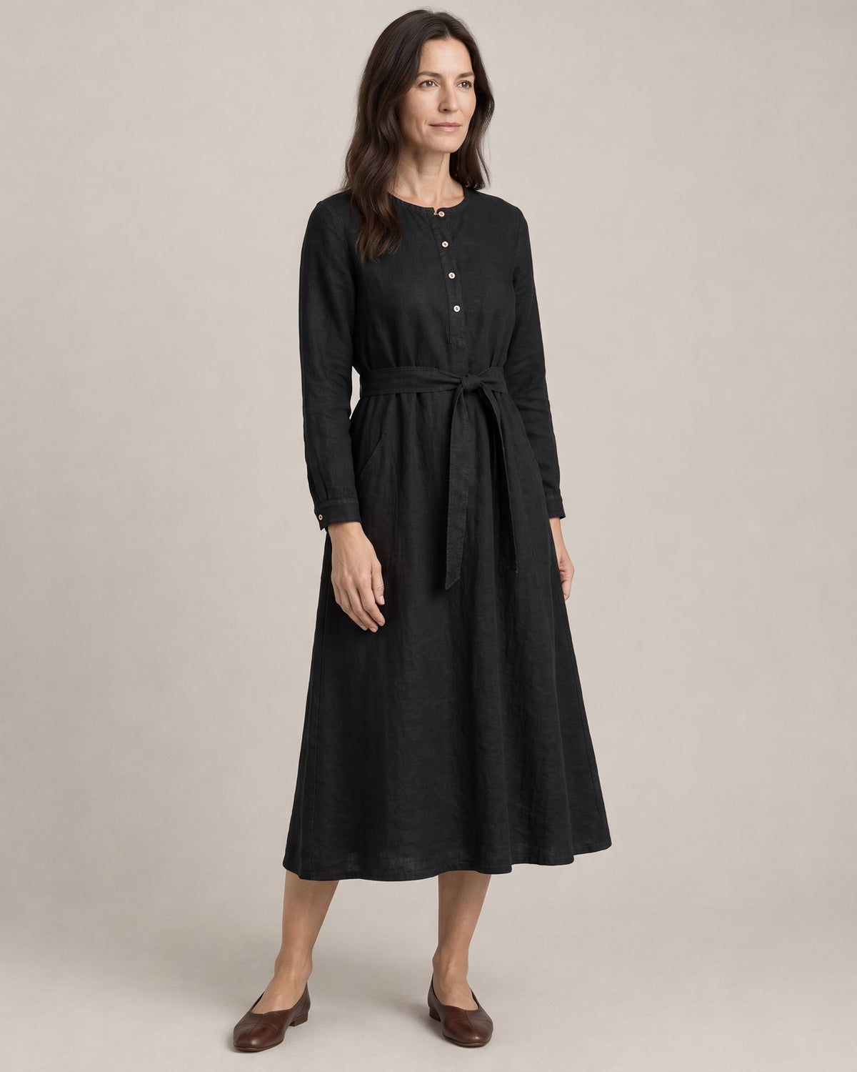 AUTUMN – juoda lininė suknelė, priekis #Color_Black