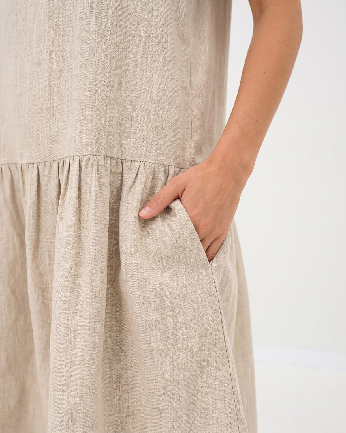 LeMuse BLOSSOM linen dress in beige – fabric and pocket close-up #Color_Beige
