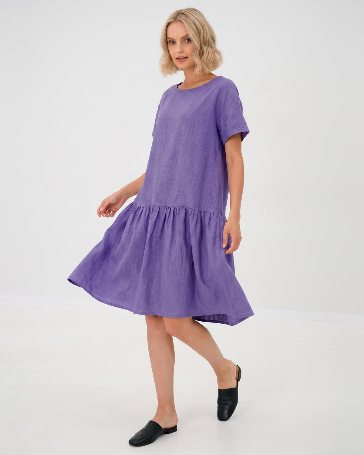 LeMuse BLOSSOM linen dress in purple – side, skirt in motion #Color_Purple