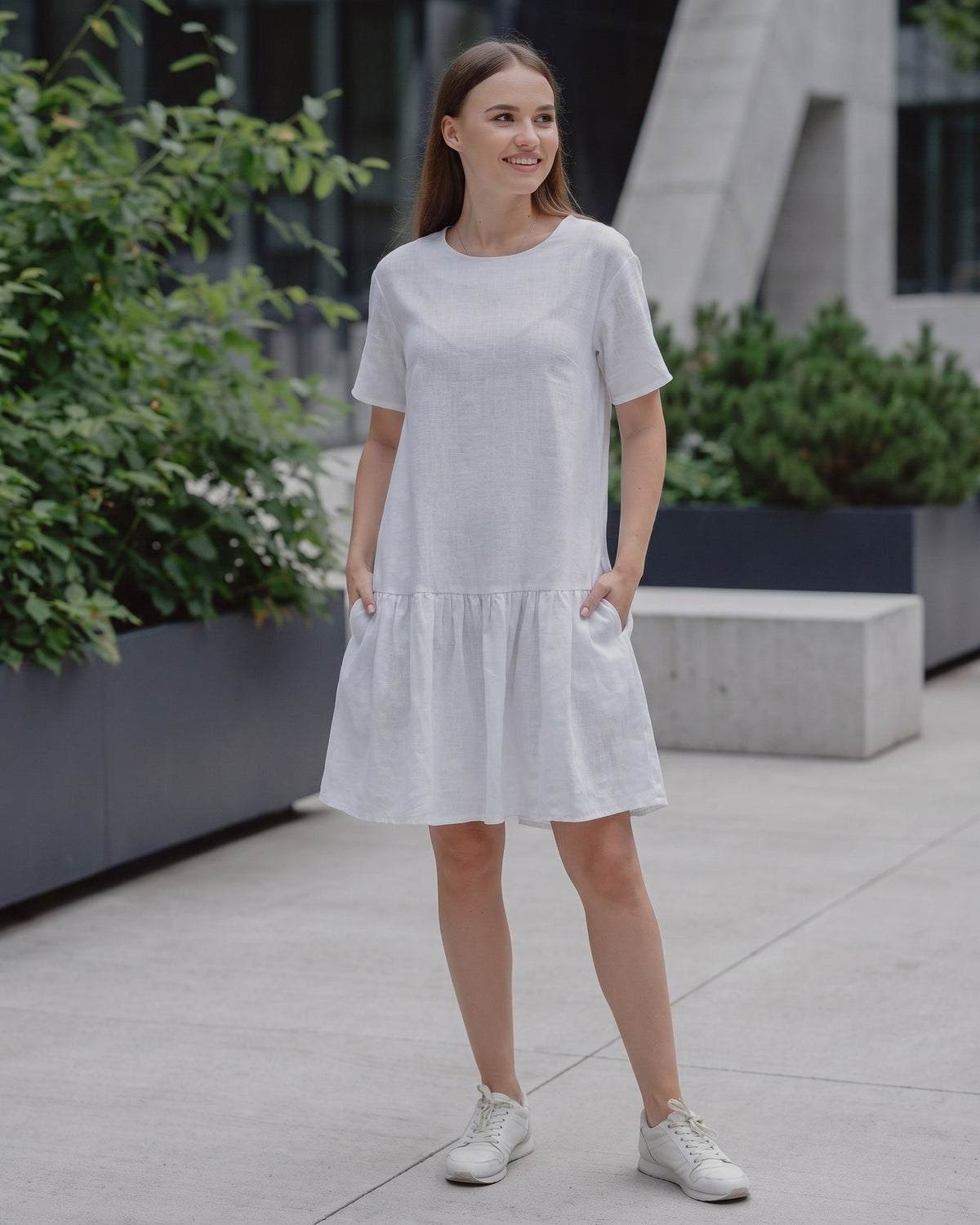 LeMuse BLOSSOM linen dress in white – lifestyle outdoors #Color_White