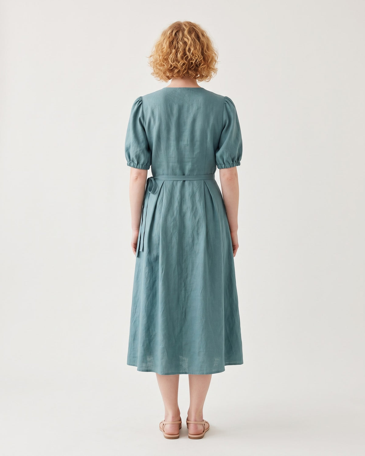 BONNIE – Linen Blend Puff Sleeve Tie-Waist Midi Dress – Teal suknelė, back view, full length in studio #Color_Teal