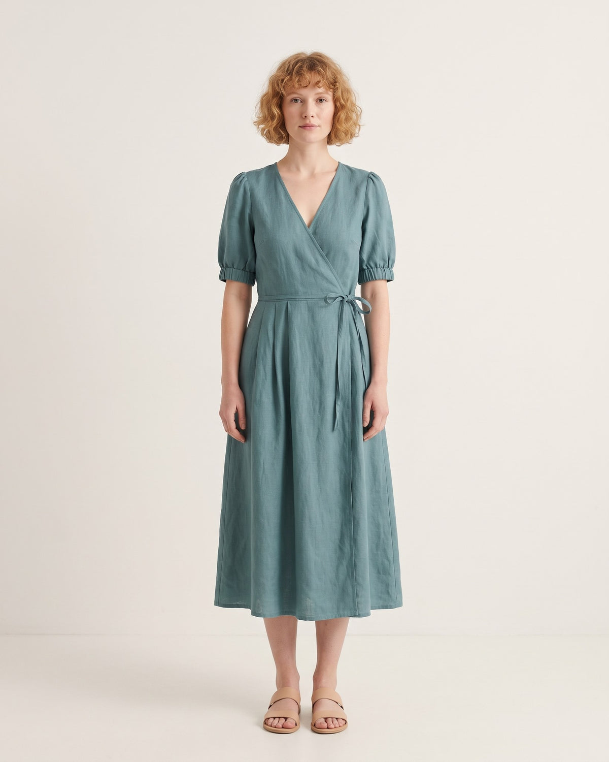 BONNIE – Linen Blend Puff Sleeve Tie-Waist Midi Dress – Teal suknelė, front view, full length in studio #Color_Teal