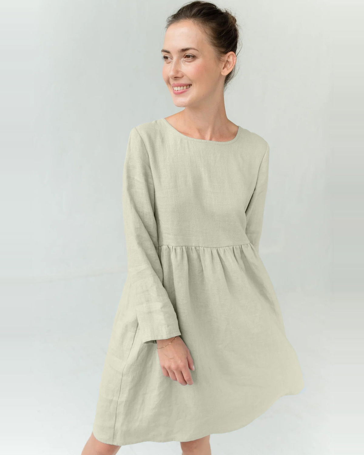 LeMuse CANDY, robe en lin beige – face en studio