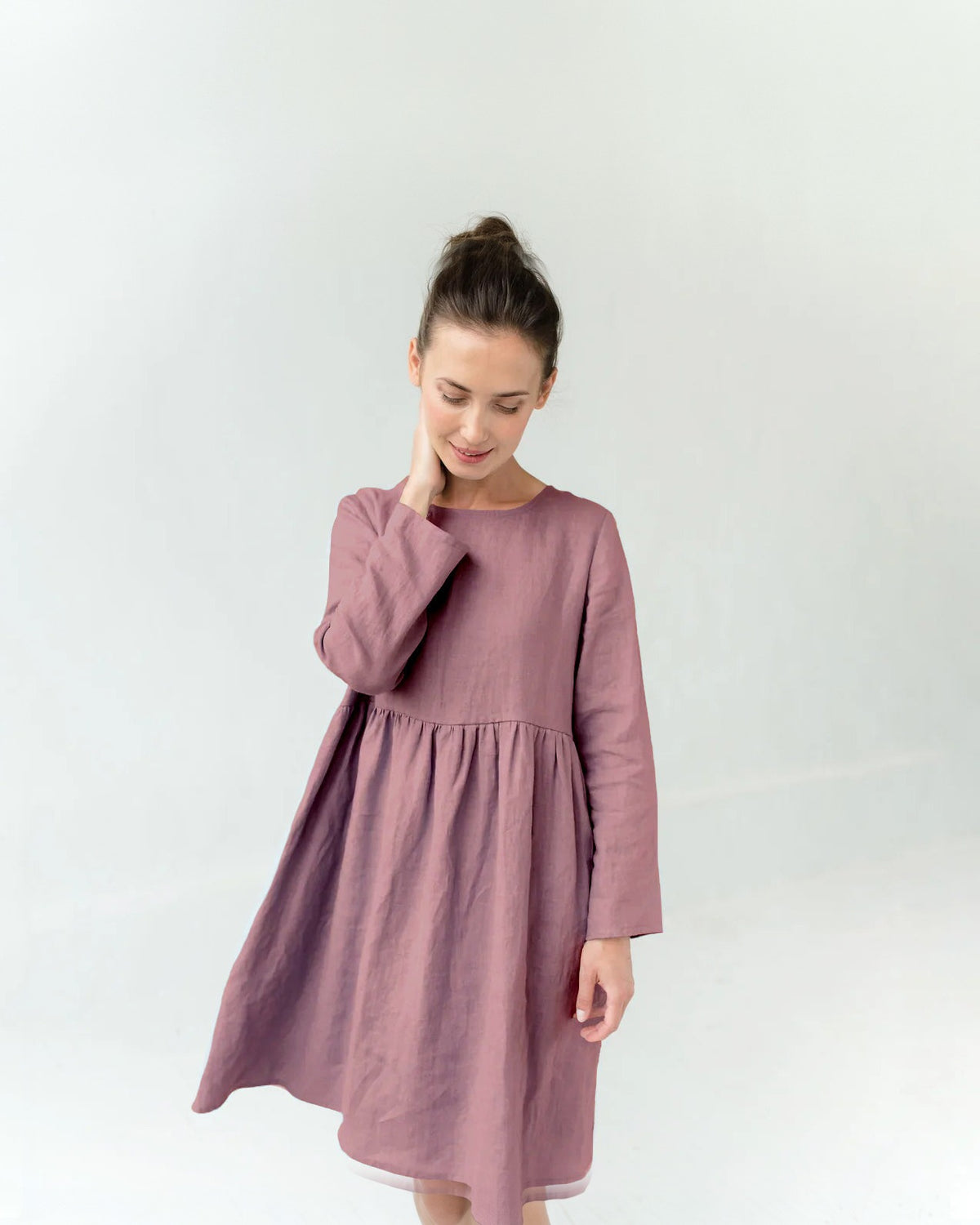 LeMuse CANDY pelenų rožės spalvos lininė suknelė – priekis studijoje #Color_Dusty rose