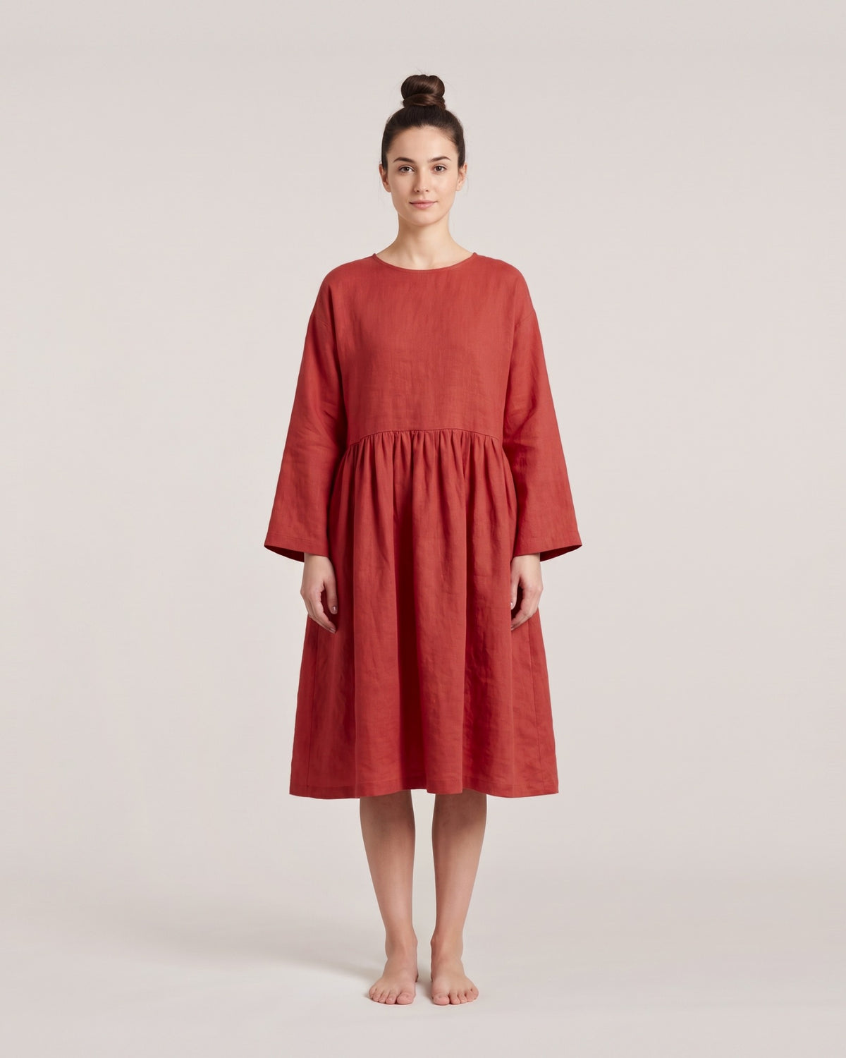 CANDY – Gerafftes Langarmkleid aus Leinenmischung – Kleid in Rot, Vorderansicht