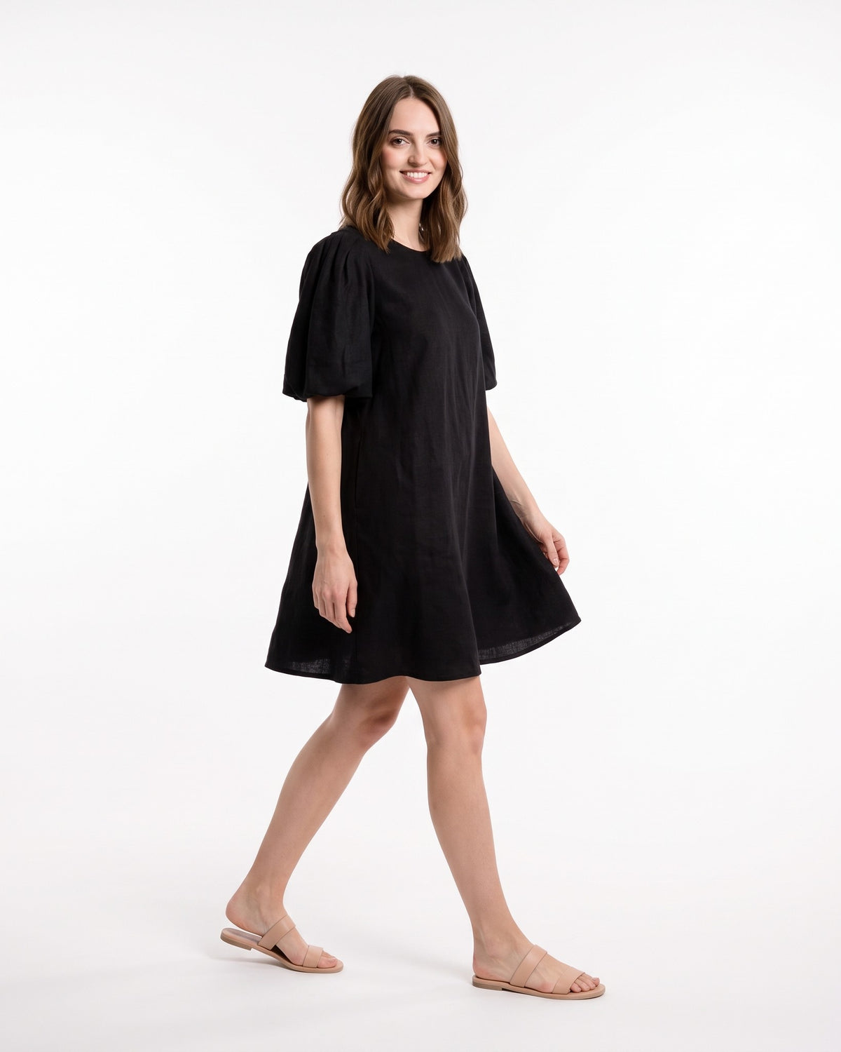 CHARM – Black suknėlė, šonas / judesys studija #Color_Black