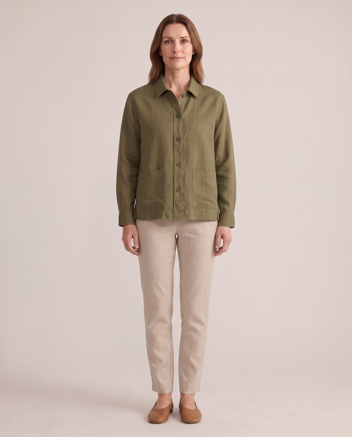 COVER shirt jacket in Olive Green, fully buttoned