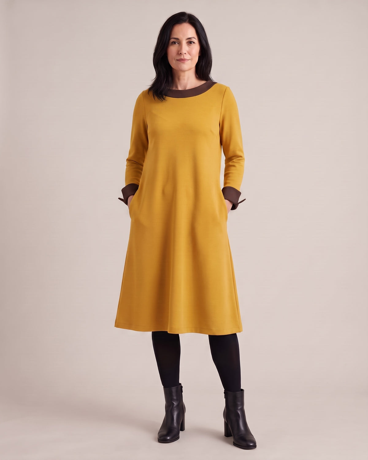 DUO — dvipusė Punto Milano suknelė – geltona pusė, apversta #Color_Brown / Yellow