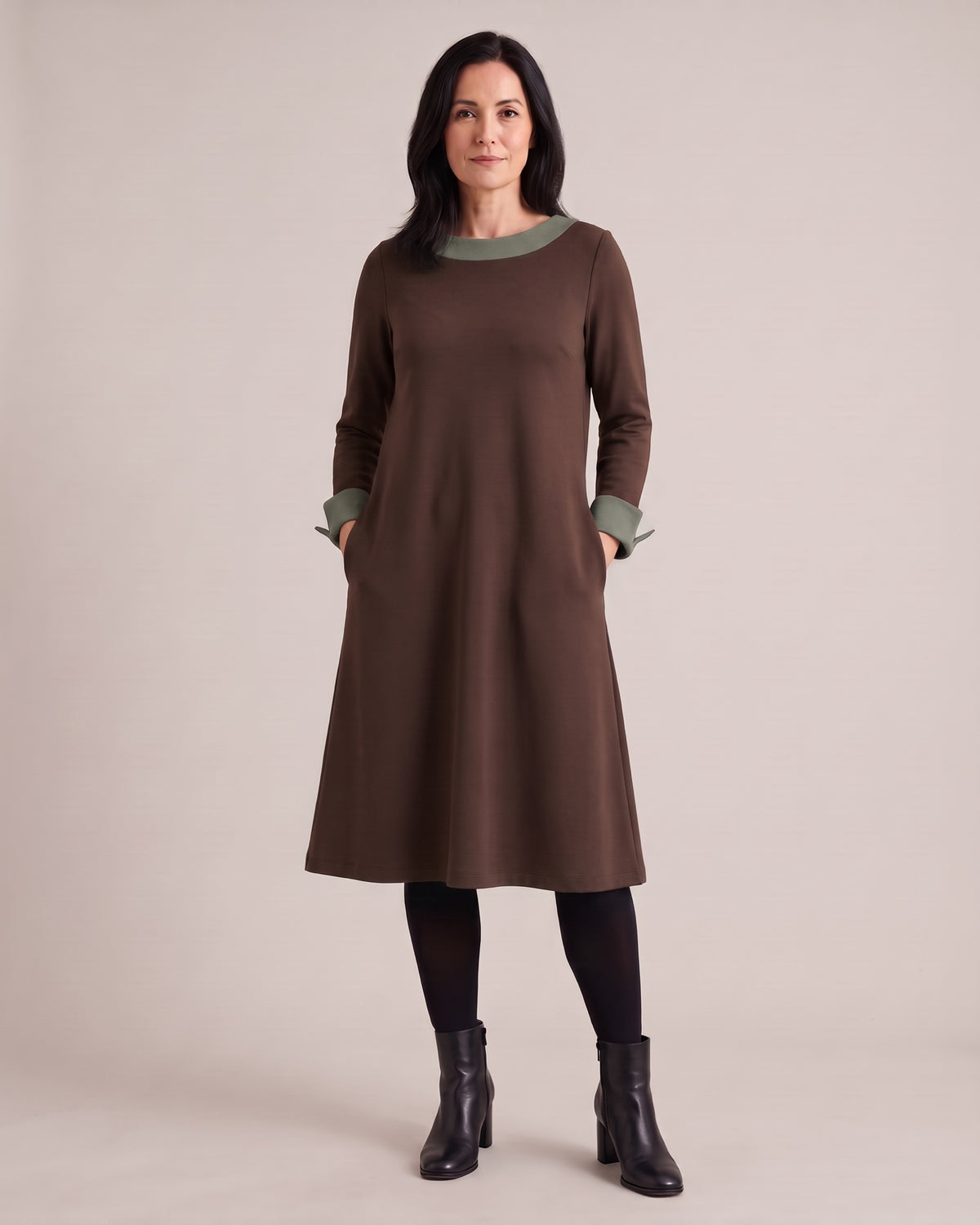 DUO — dvipusė Punto Milano suknelė – ruda pusė, apversta #Color_Gray green / Brown