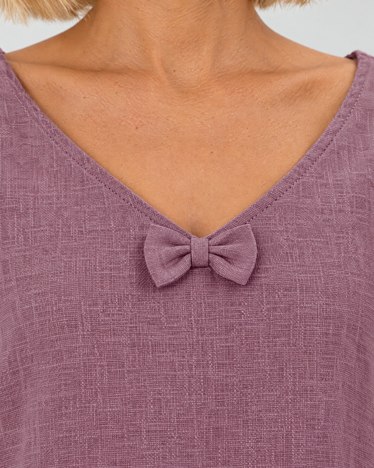 SUN – Linen Blend V-Neck Bow Dress – Dusty rose dress, bow neckline detail, studio #Color_Dusty rose