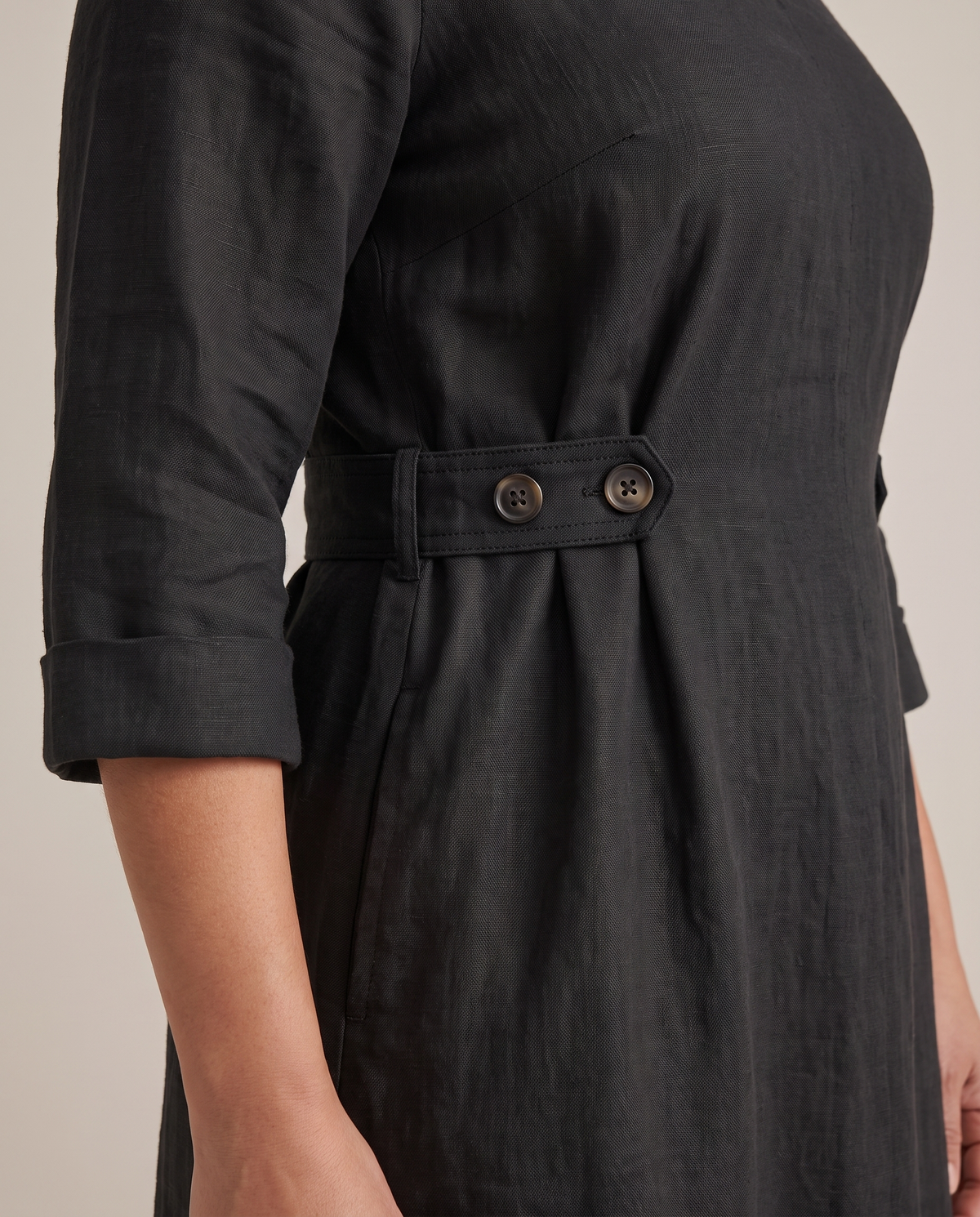 IDA black side button tab detail