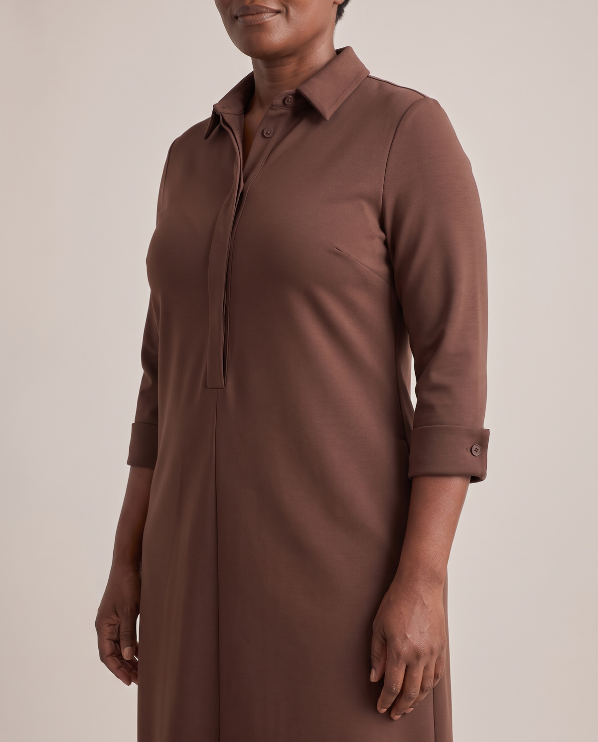 JOURNEY shirt dress in Brown, detail of collar and buttoned cuff