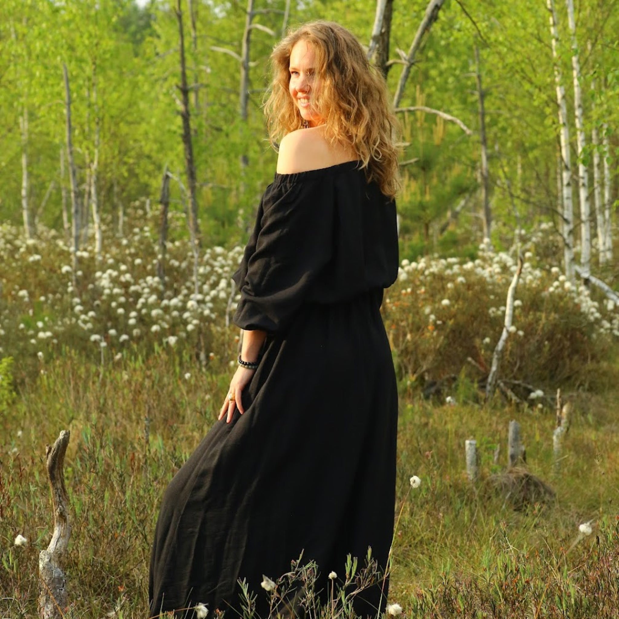 JULEJA — Maxikleid mit Raffungen und schulterfreiem Ausschnitt