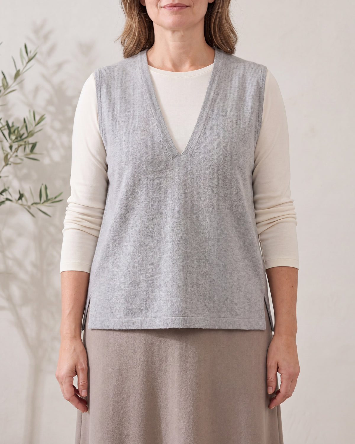LIGHT VEST Light Grey fine wool sleeveless V-neck vest, close front view