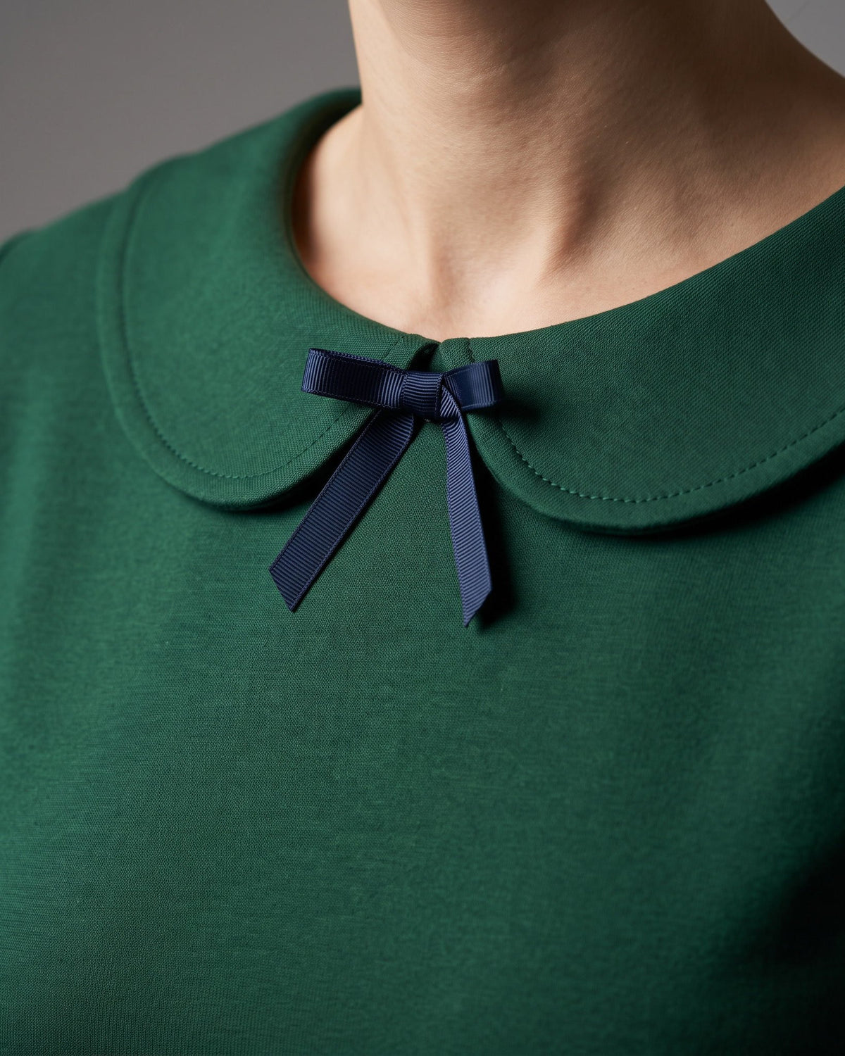 PARISIAN – Green suknelė, apykaklės ir kaspino detalė #Color_Green