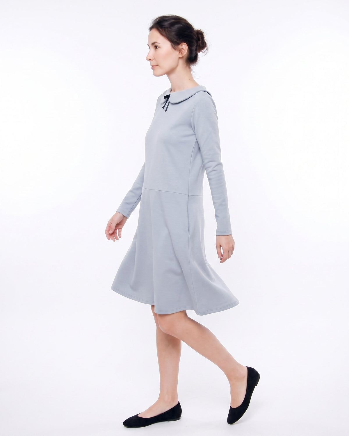 PARISIAN – Light gray suknelė, šoninis vaizdas judesyje #Color_Light gray
